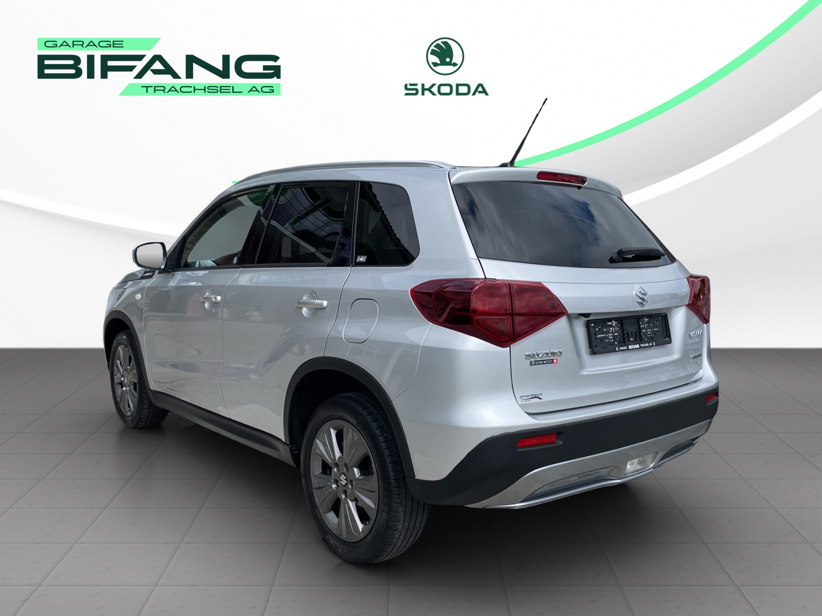 SUZUKI Vitara 1.4 Boosterjet Compact + Automatic-showroom-element-3