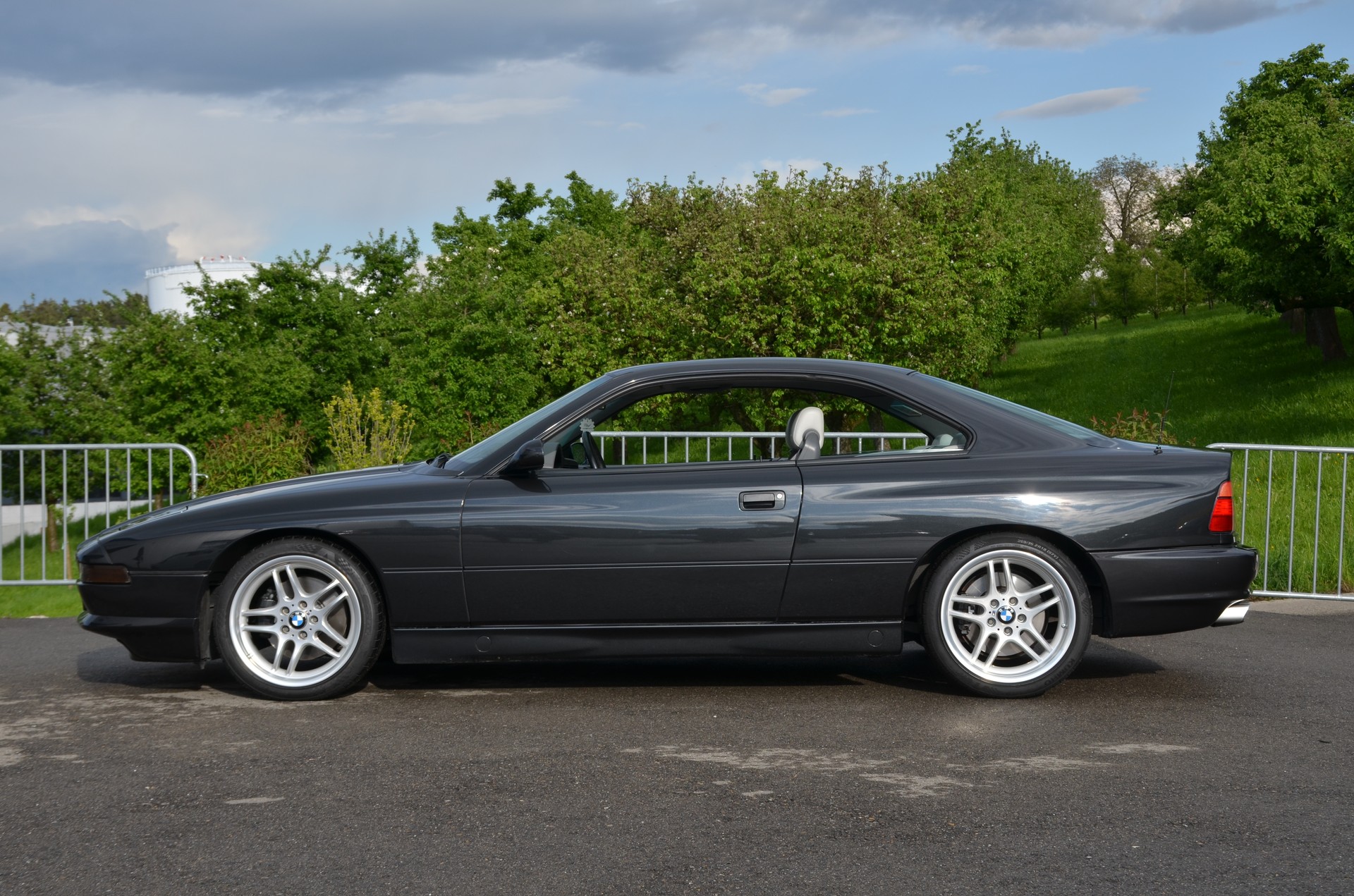 BMW 850i A-image-3