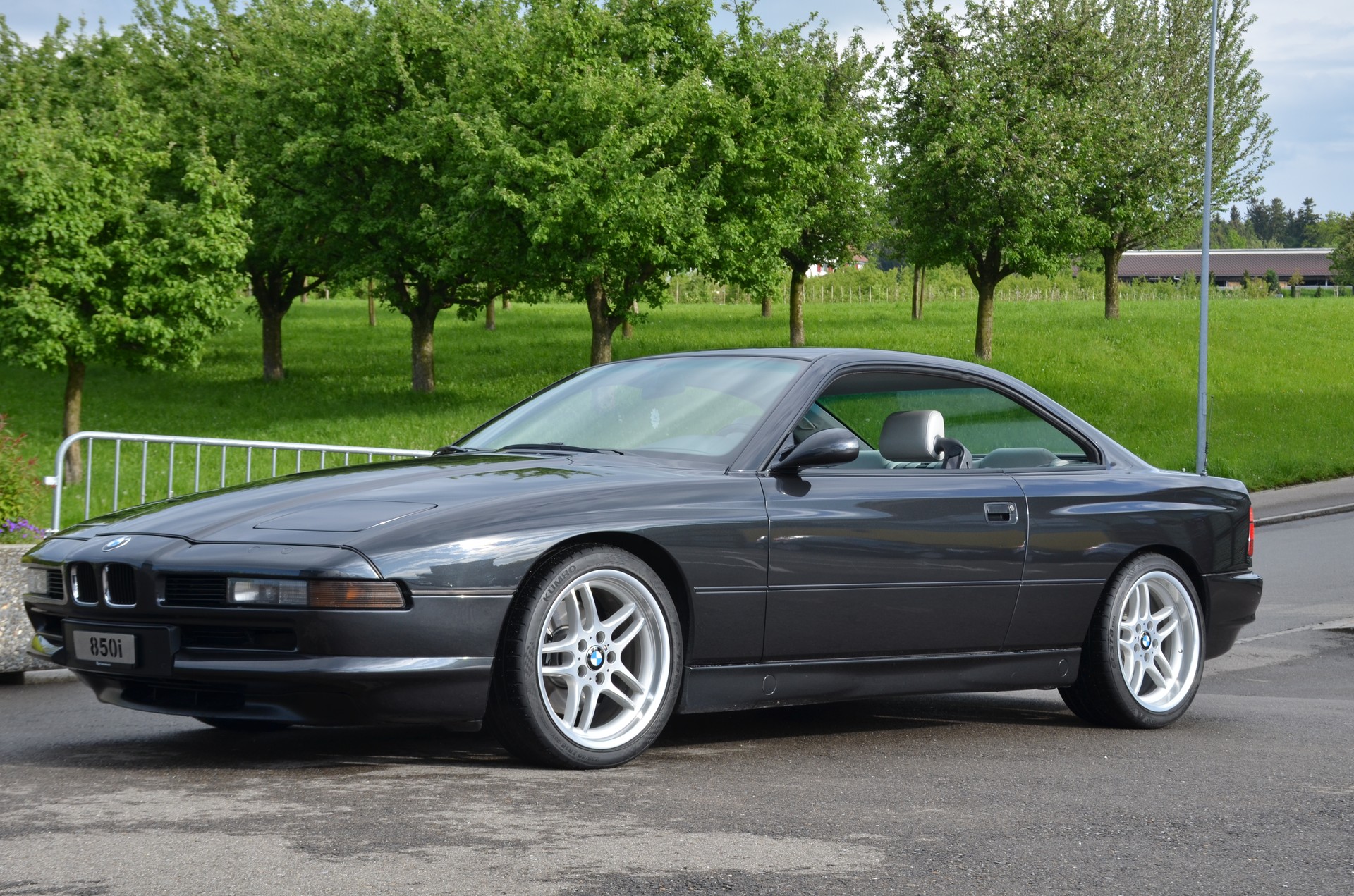 BMW 850i A-image-5