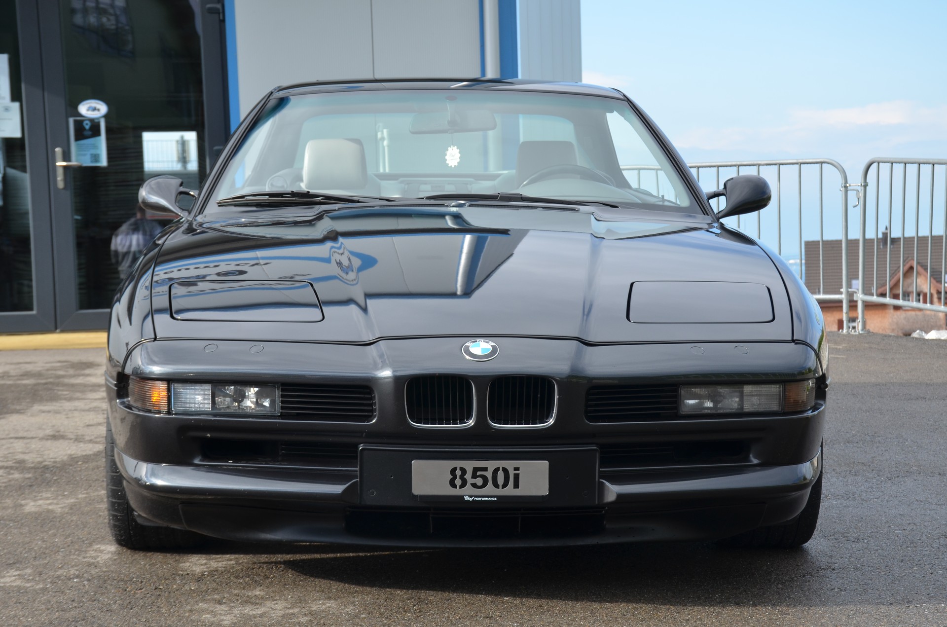 BMW 850i A-image-1
