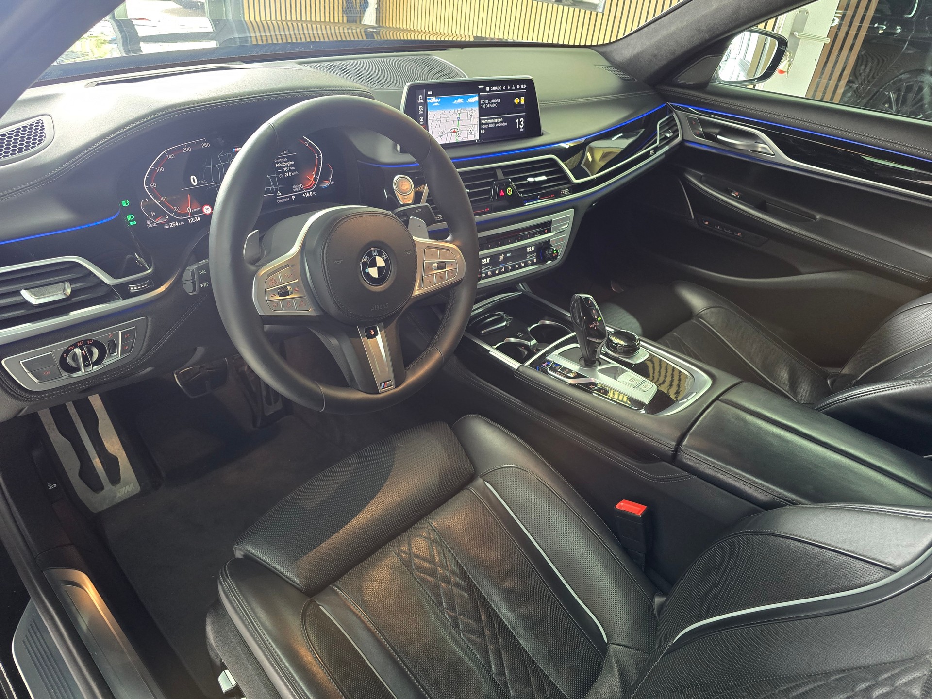 BMW 740d xDrive Steptronic M-Sport LCI-image-7