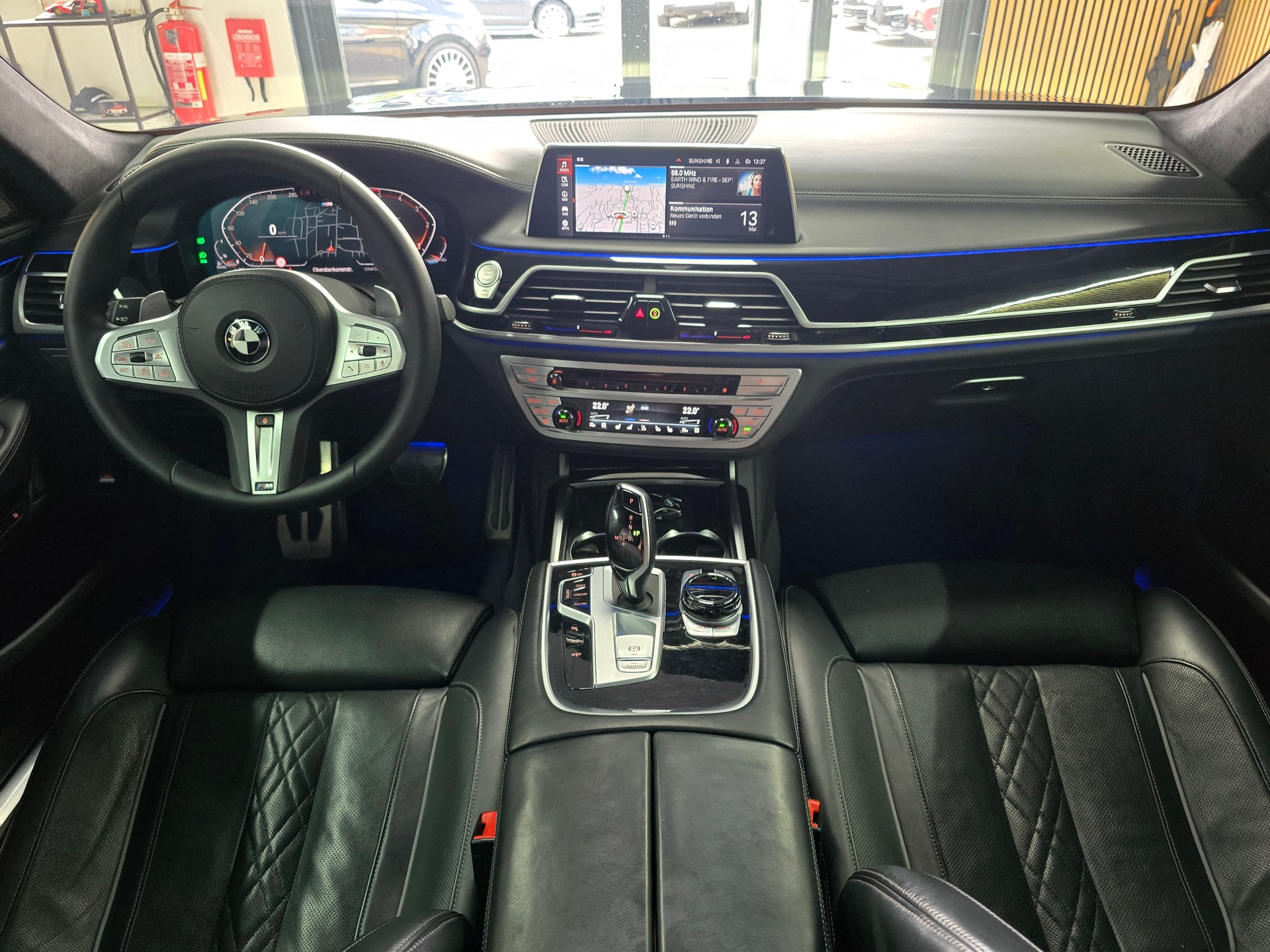 BMW 740d xDrive Steptronic M-Sport LCI-image-11
