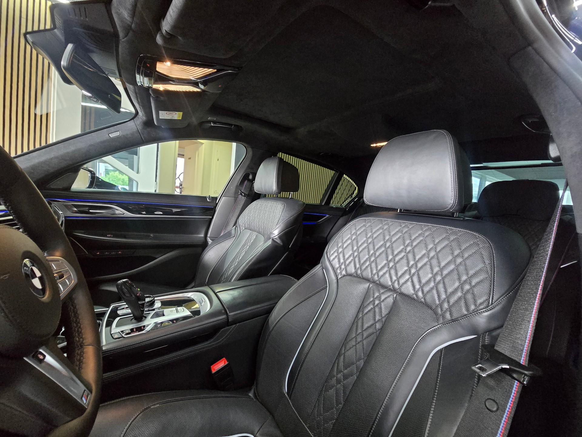 BMW 740d xDrive Steptronic M-Sport LCI-image-9