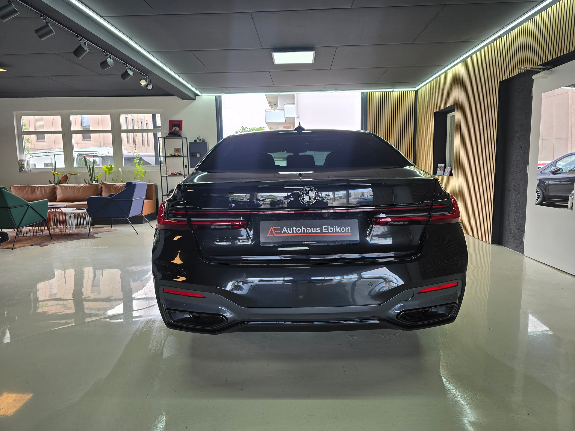 BMW 740d xDrive Steptronic M-Sport LCI-image-5
