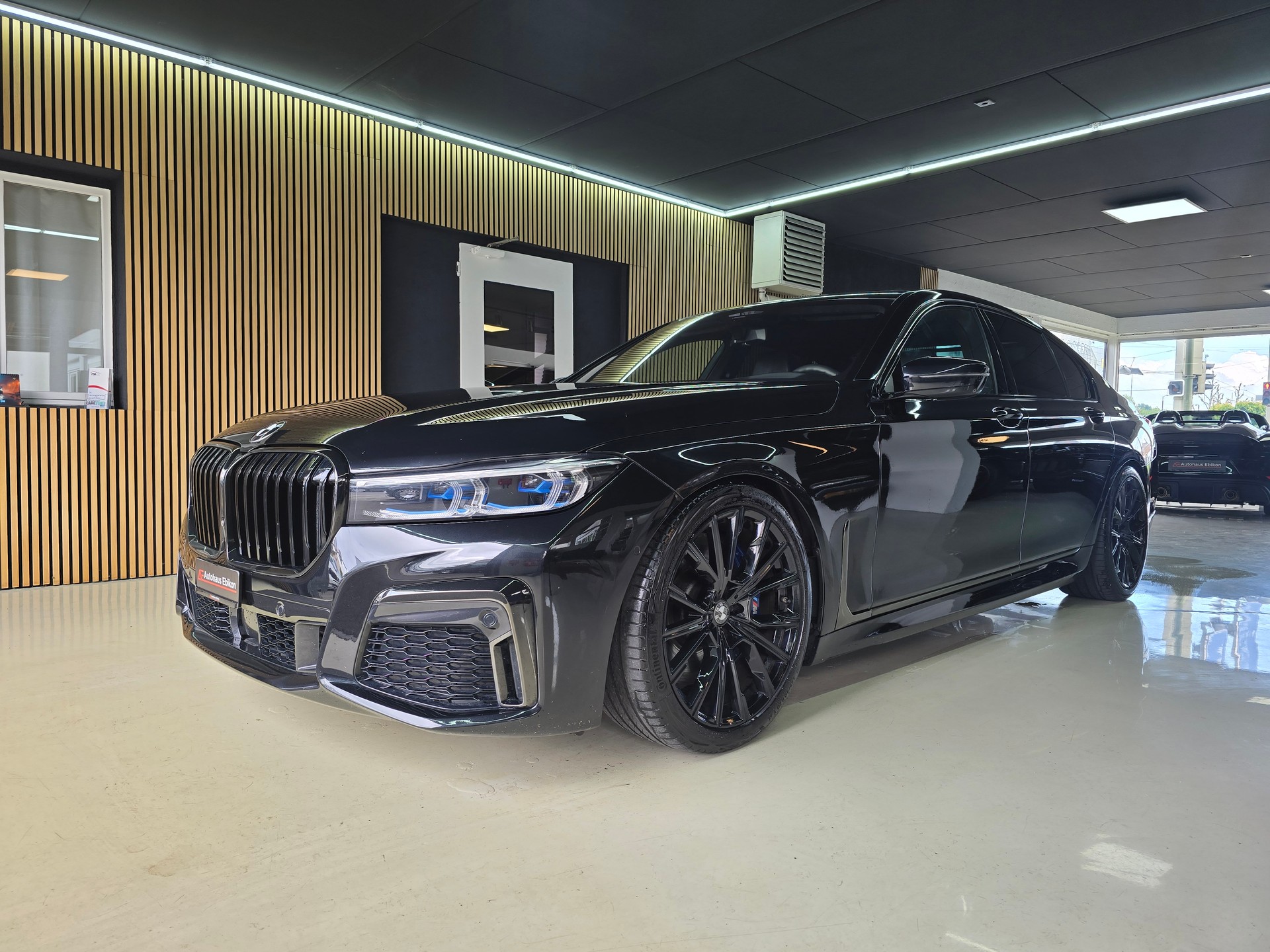 BMW 740d xDrive Steptronic M-Sport LCI-showroom-element-2