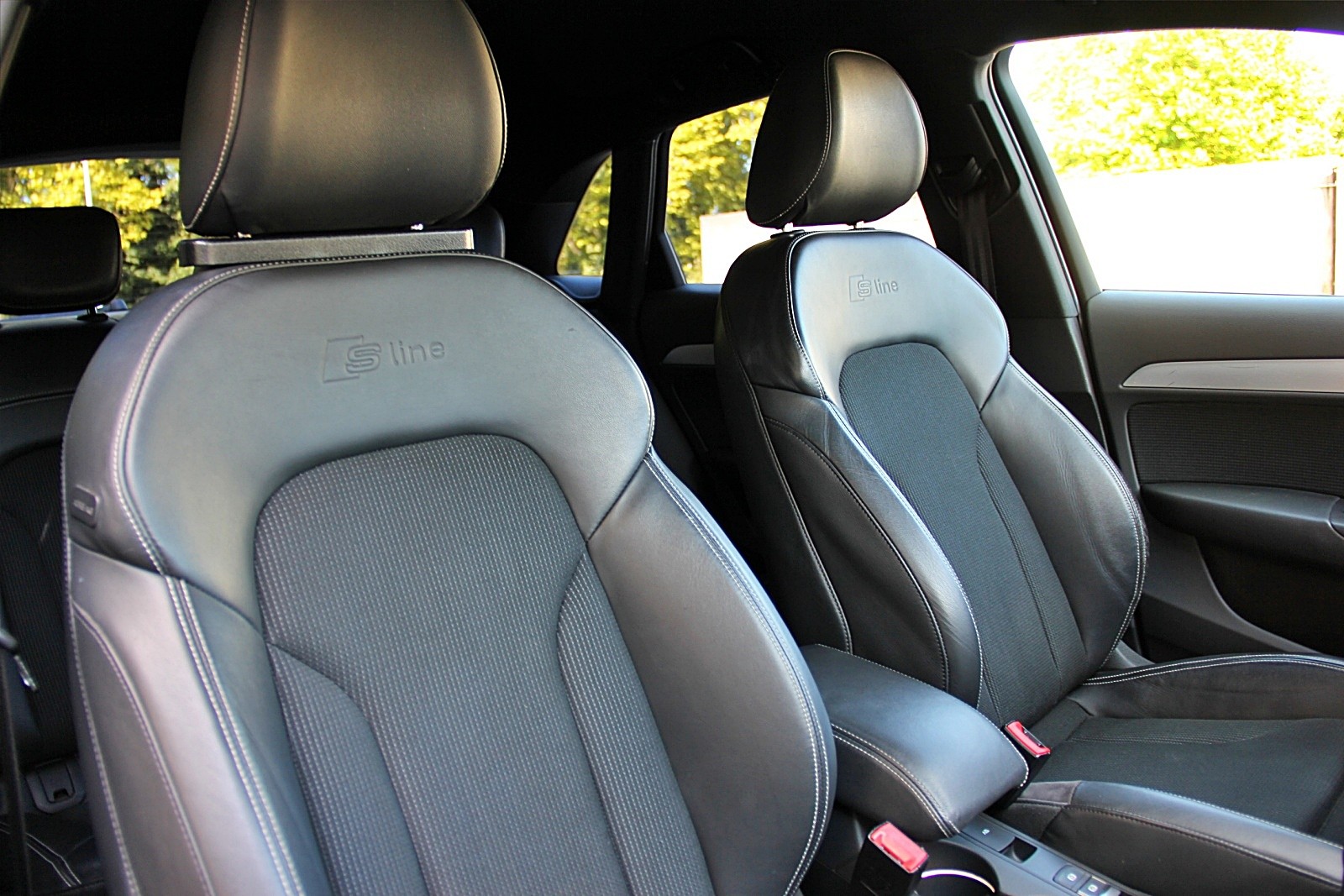 AUDI Q3 2.0 TDI sport quattro S-Line-image-13