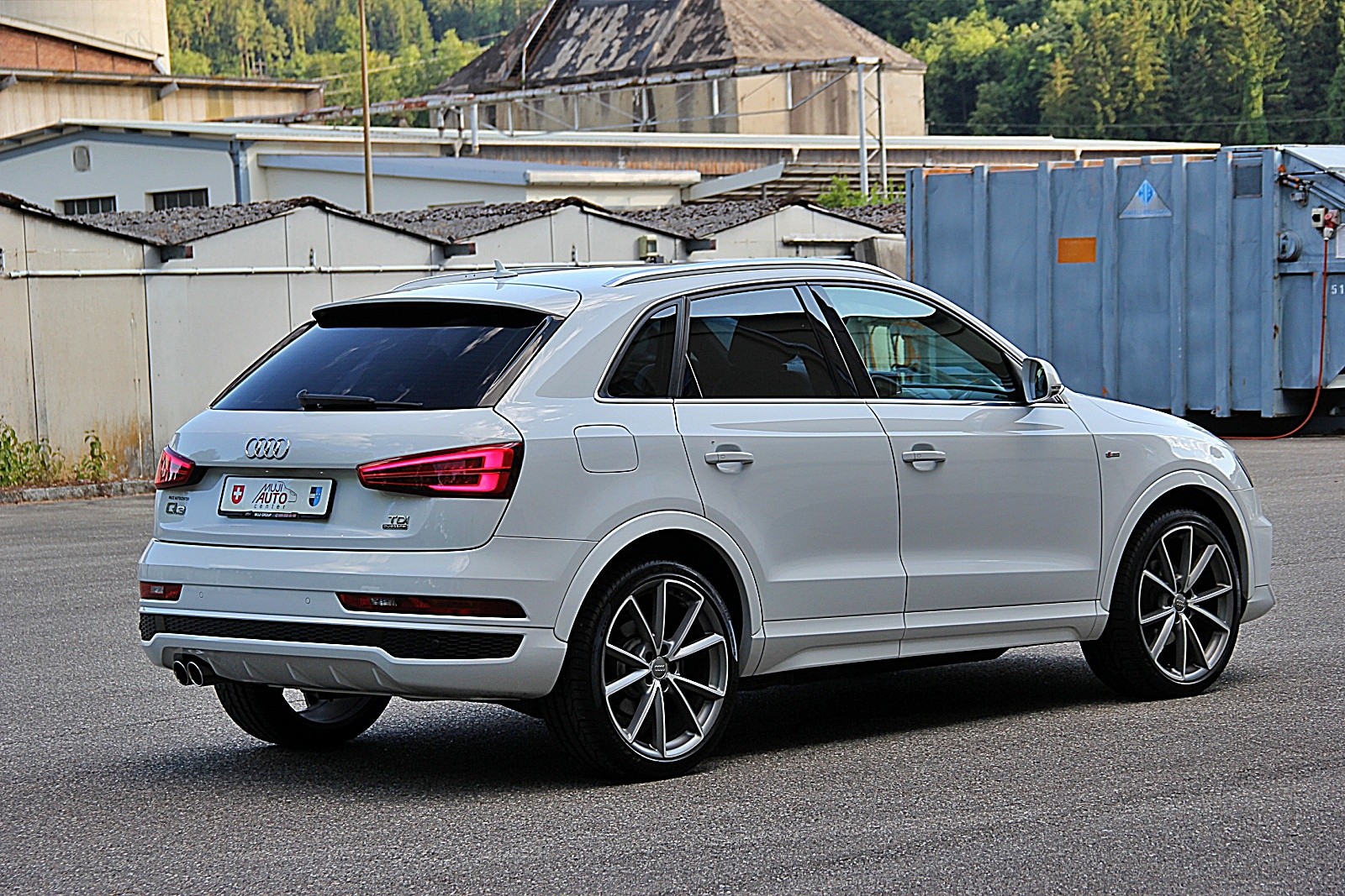 AUDI Q3 2.0 TDI sport quattro S-Line-image-4
