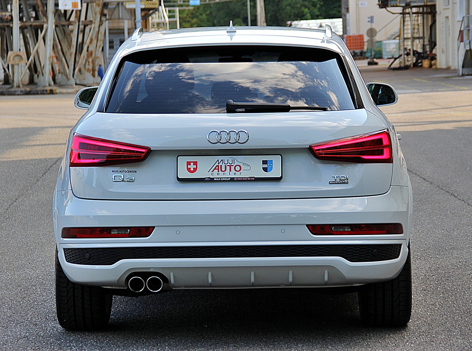 AUDI Q3 2.0 TDI sport quattro S-Line-showroom-element-3