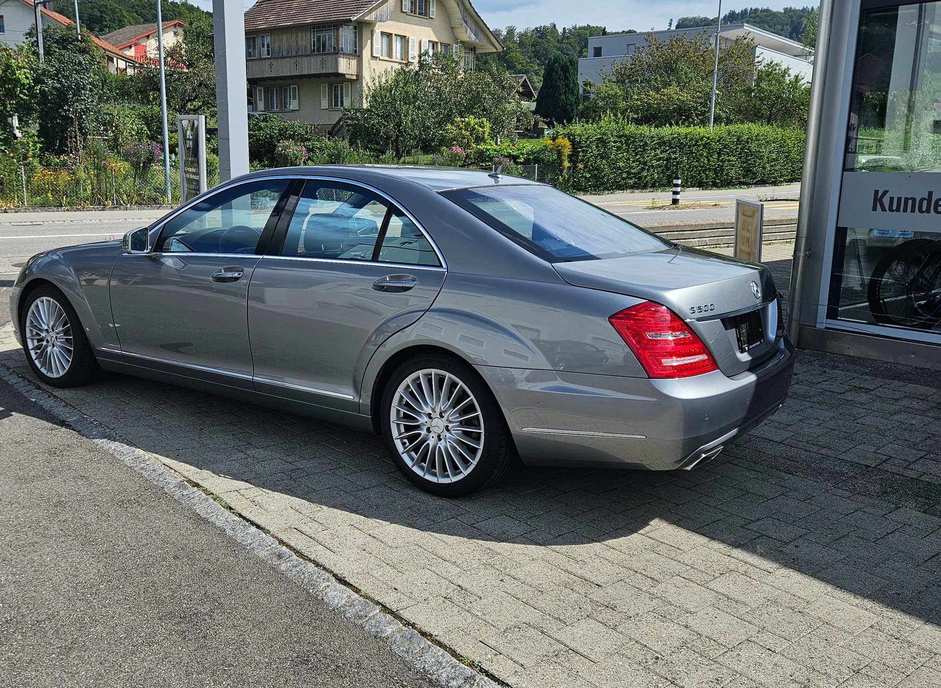 MERCEDES-BENZ S 500 4Matic 7G-Tronic-showroom-element-2