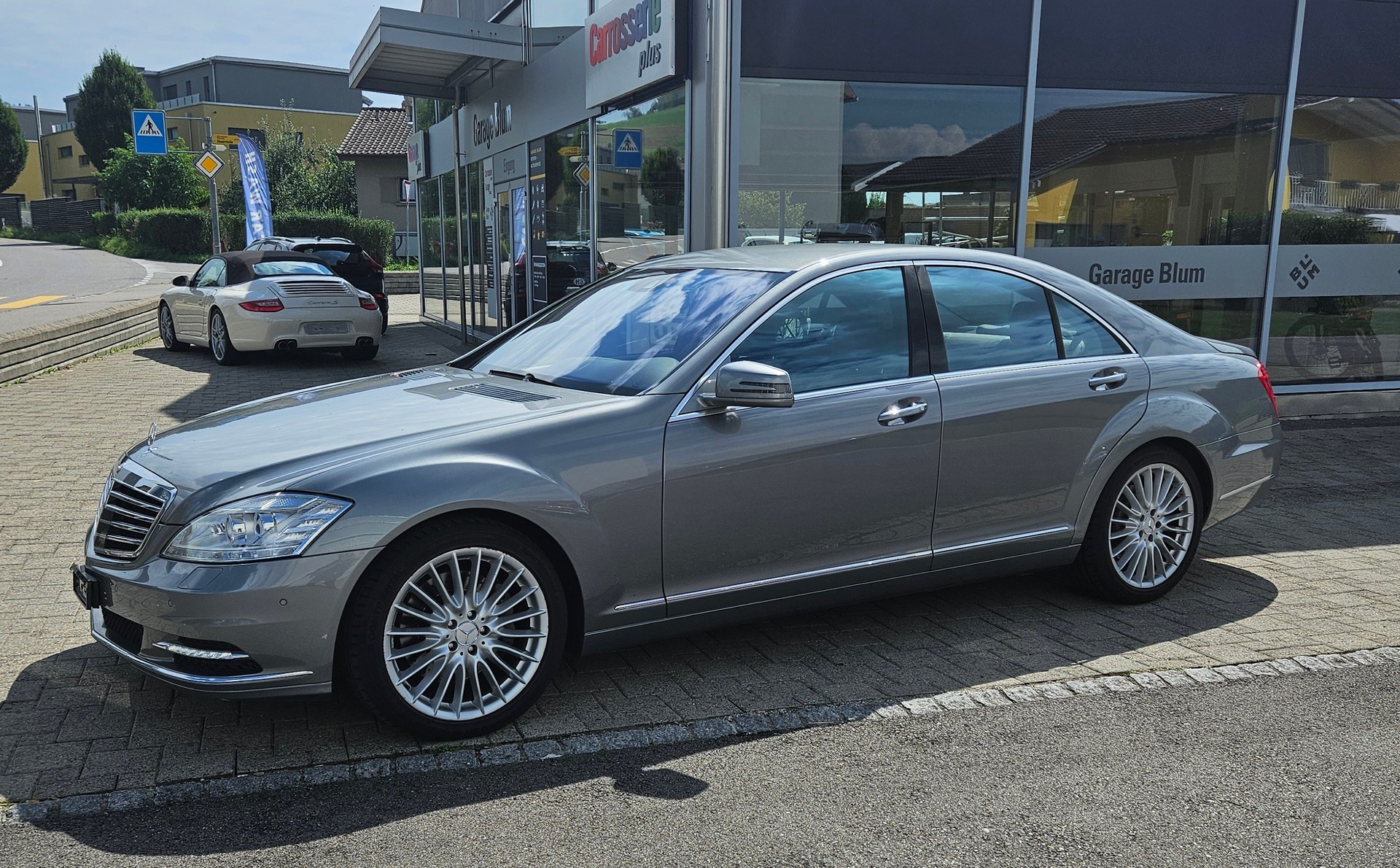 MERCEDES-BENZ S 500 4Matic 7G-Tronic-showroom-element-1