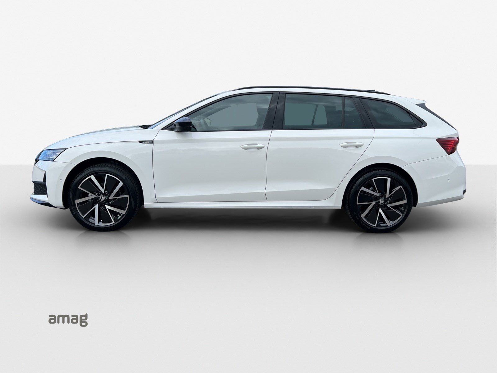 SKODA Octavia Combi 1.5 TSI mHEV DSG Sport Line-showroom-element-1