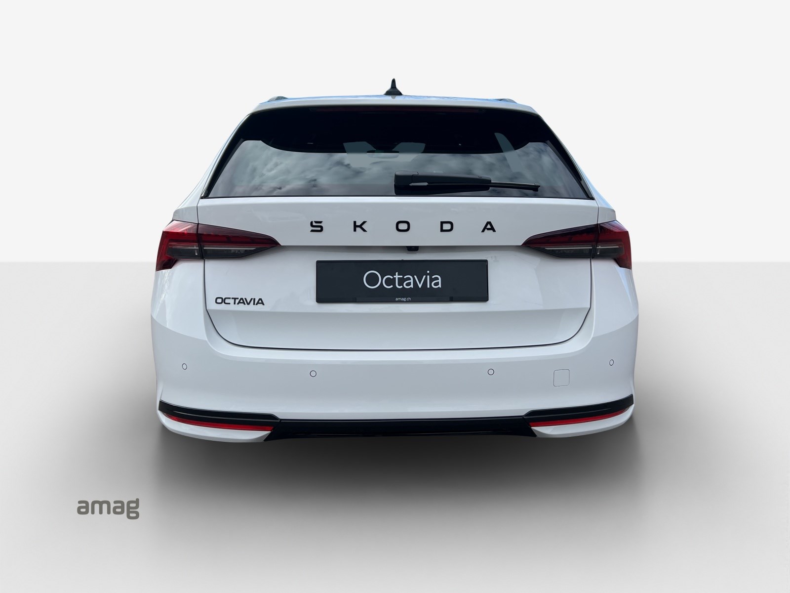 SKODA Octavia Combi 1.5 TSI mHEV DSG Sport Line-showroom-element-3