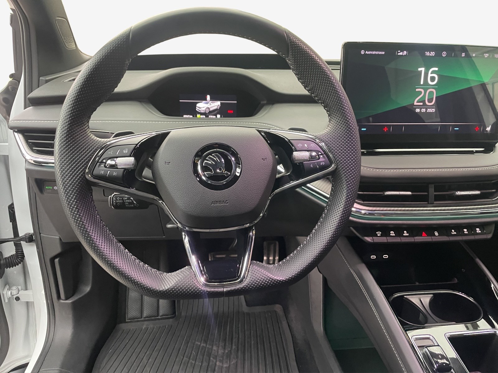SKODA Enyaq iV 80 SportLine Ultra-image-9