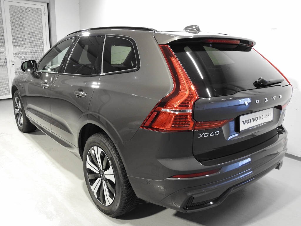 VOLVO XC60 2.0 T6 TE Plus Dark eAWD-showroom-element-3