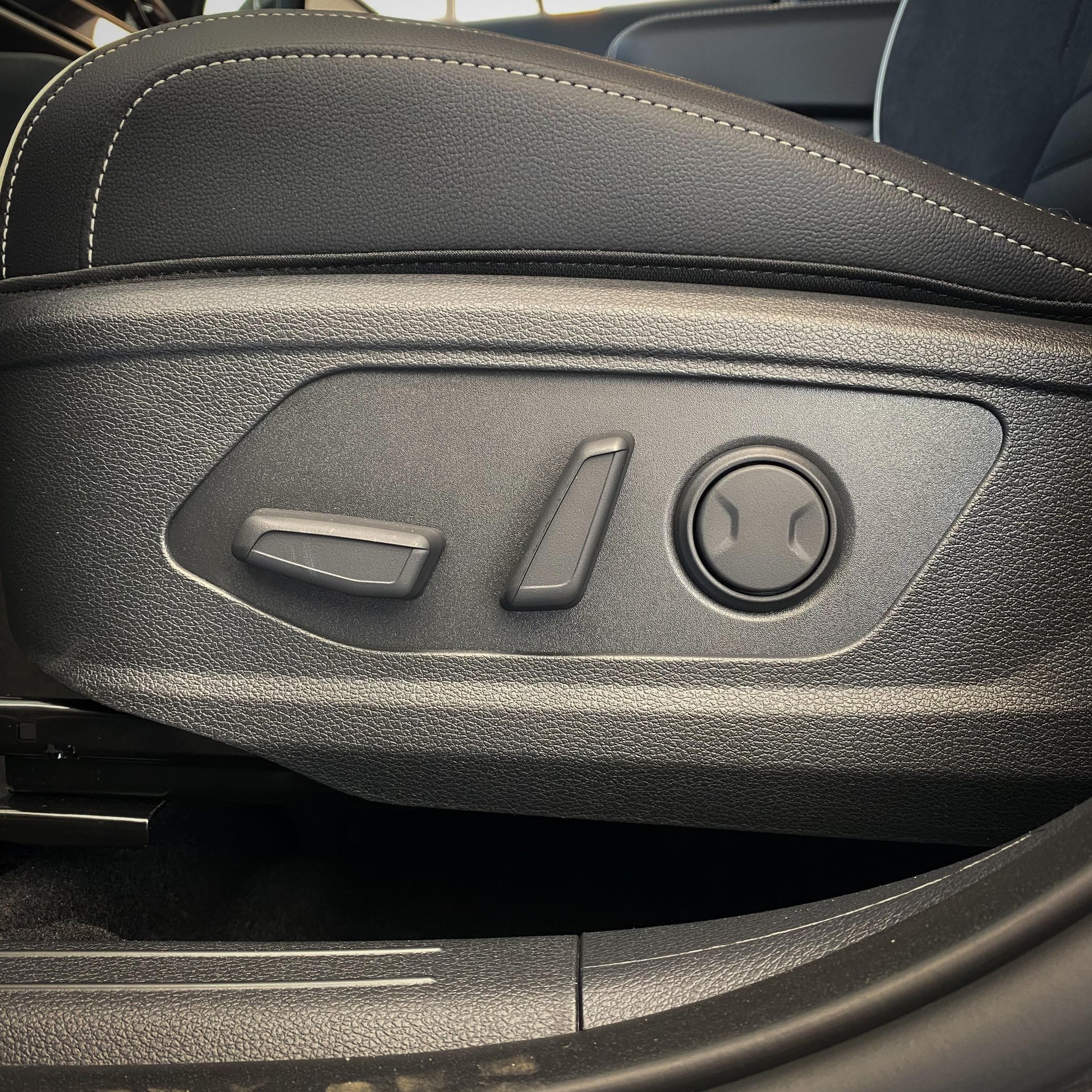 KIA Sportage 1.6 T-GDi Hybrid GT-Line-image-22
