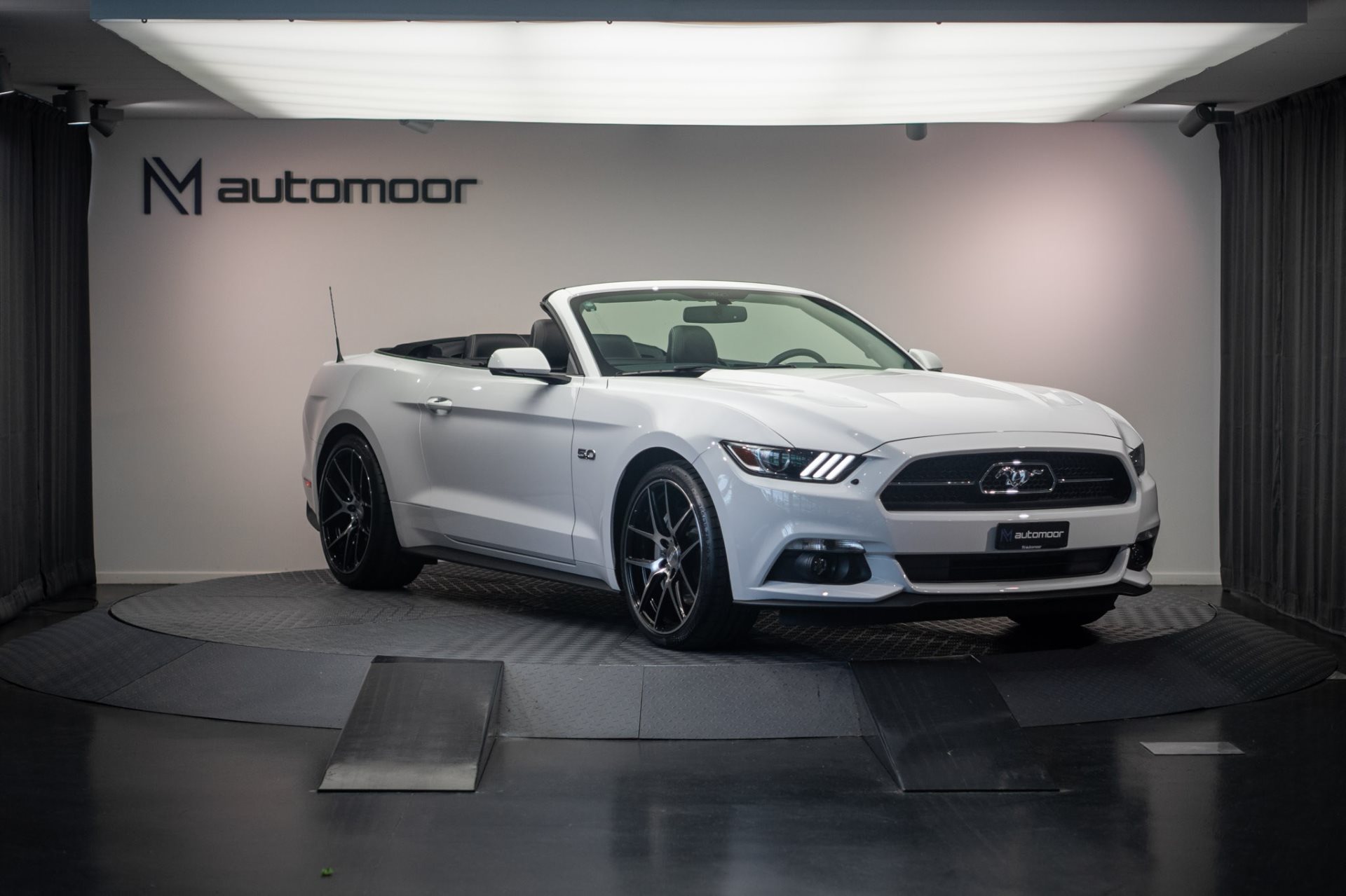 FORD MUSTANG Convertible 5.0 V8 GT Automat 50 Years Edition-showroom-element-2