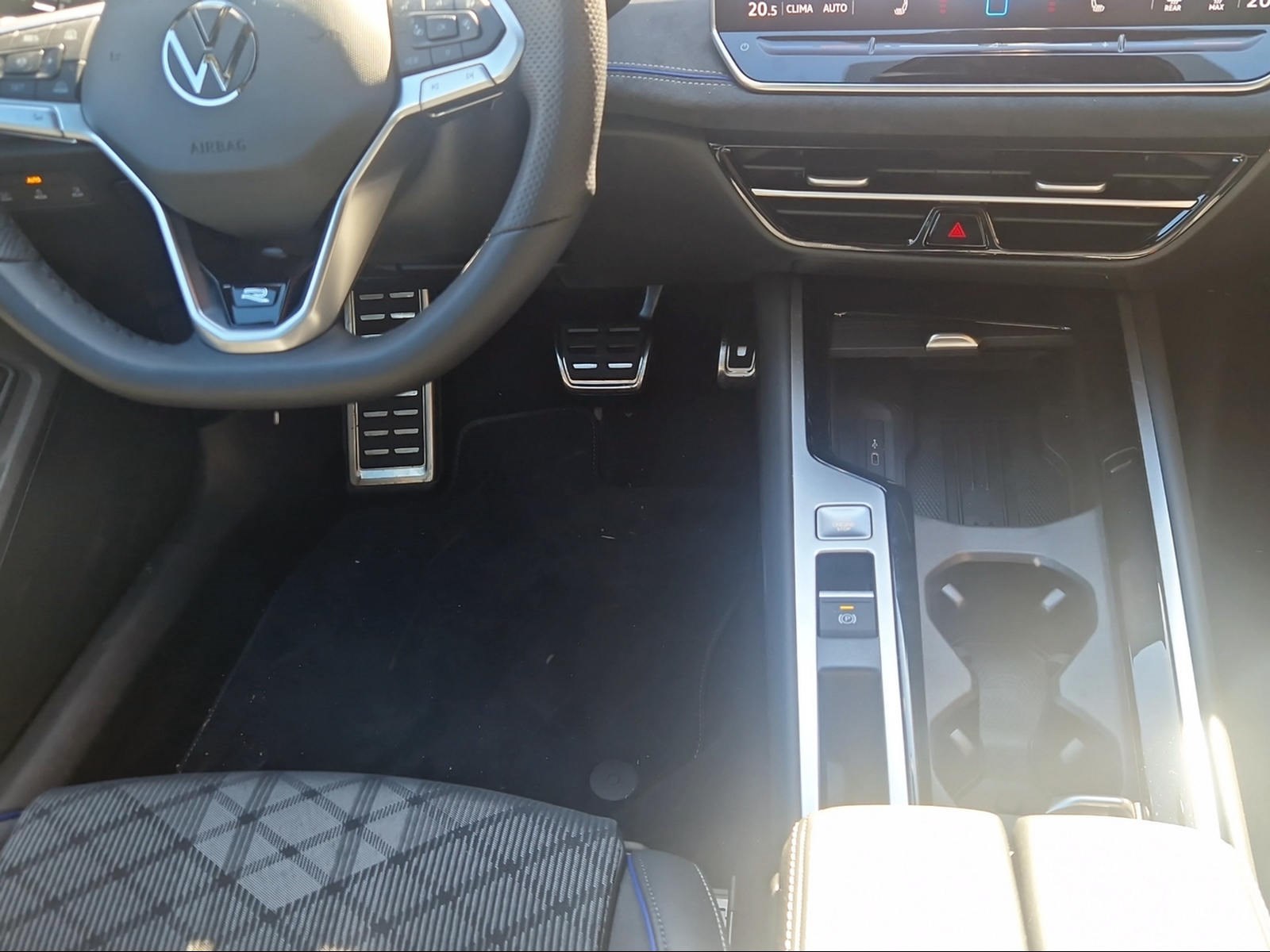 VW Passat Variant 2.0 TDI evo R-Line 4 Motion DSG-image-11