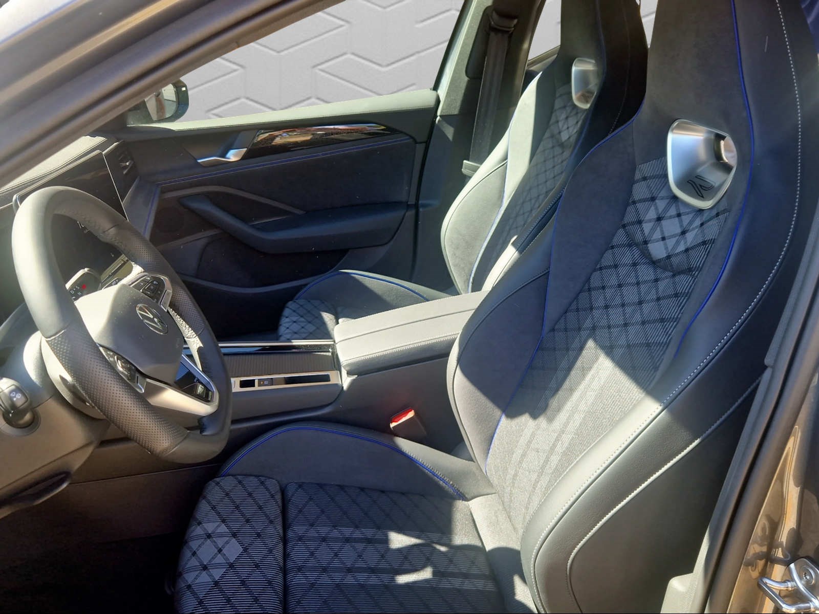 VW Passat Variant 2.0 TDI evo R-Line 4 Motion DSG-image-6