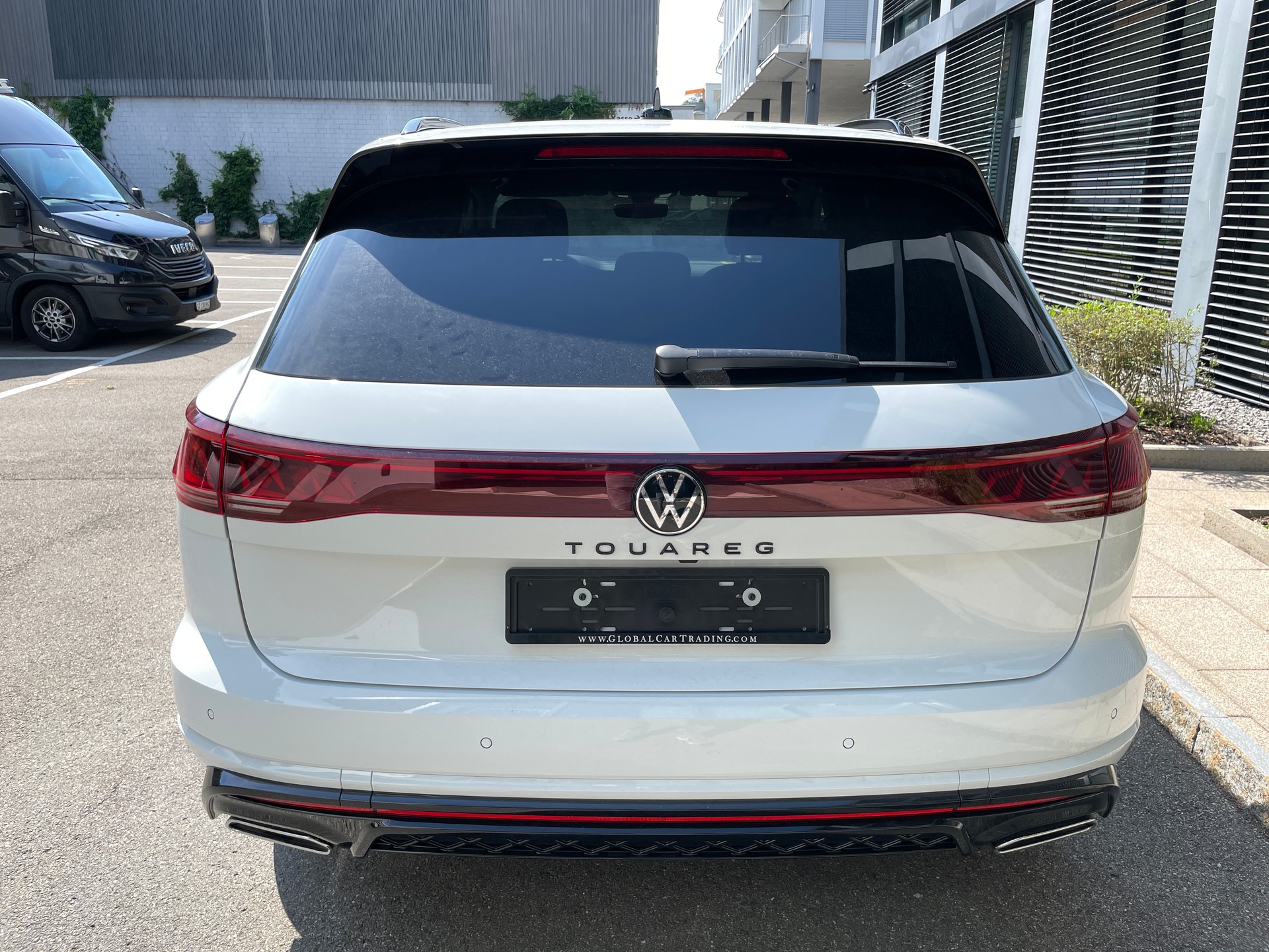 VW Touareg 3.0 TDI R-Line Tiptronic-showroom-element-3