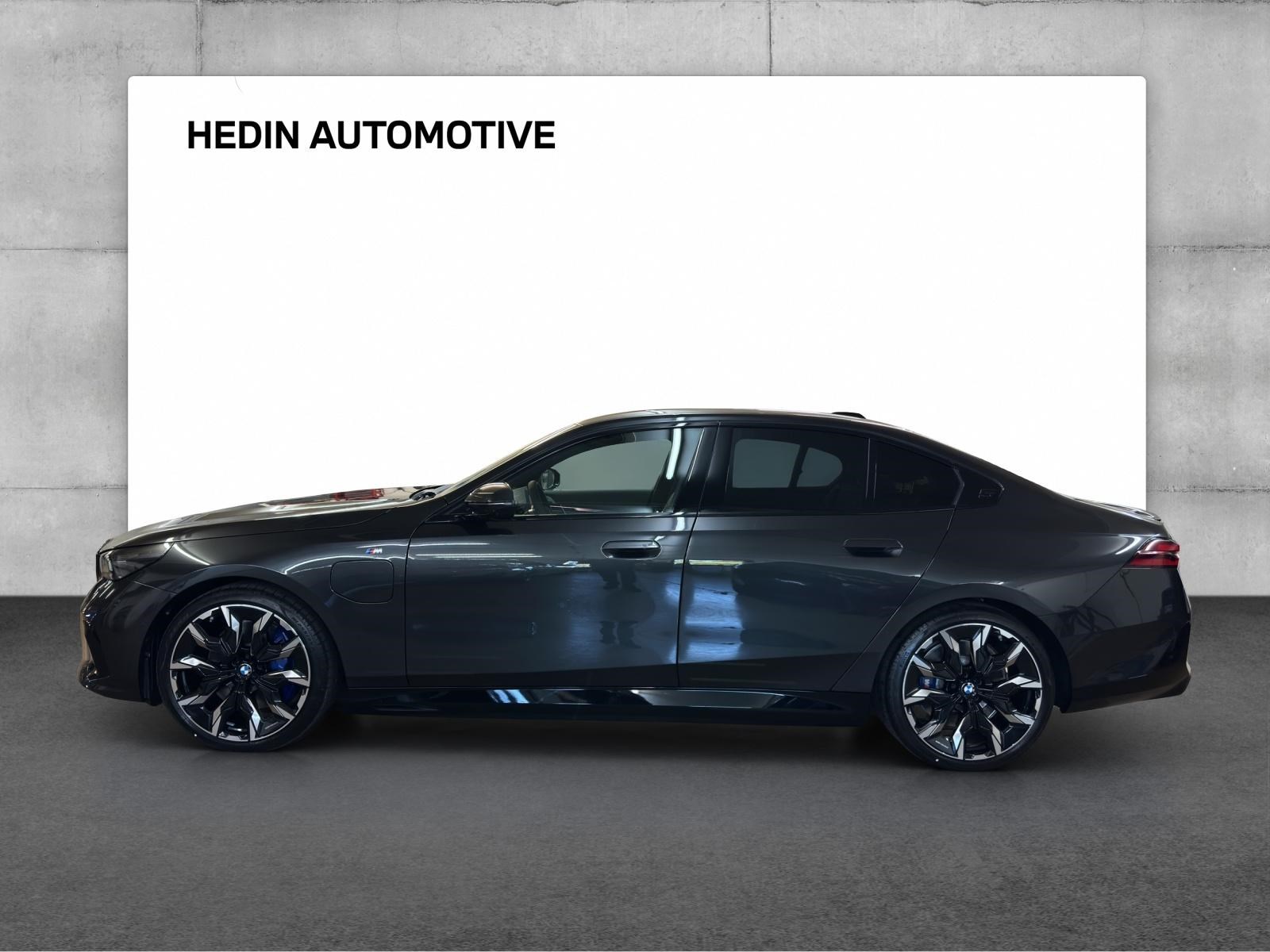 BMW 550e xDrive-showroom-element-1