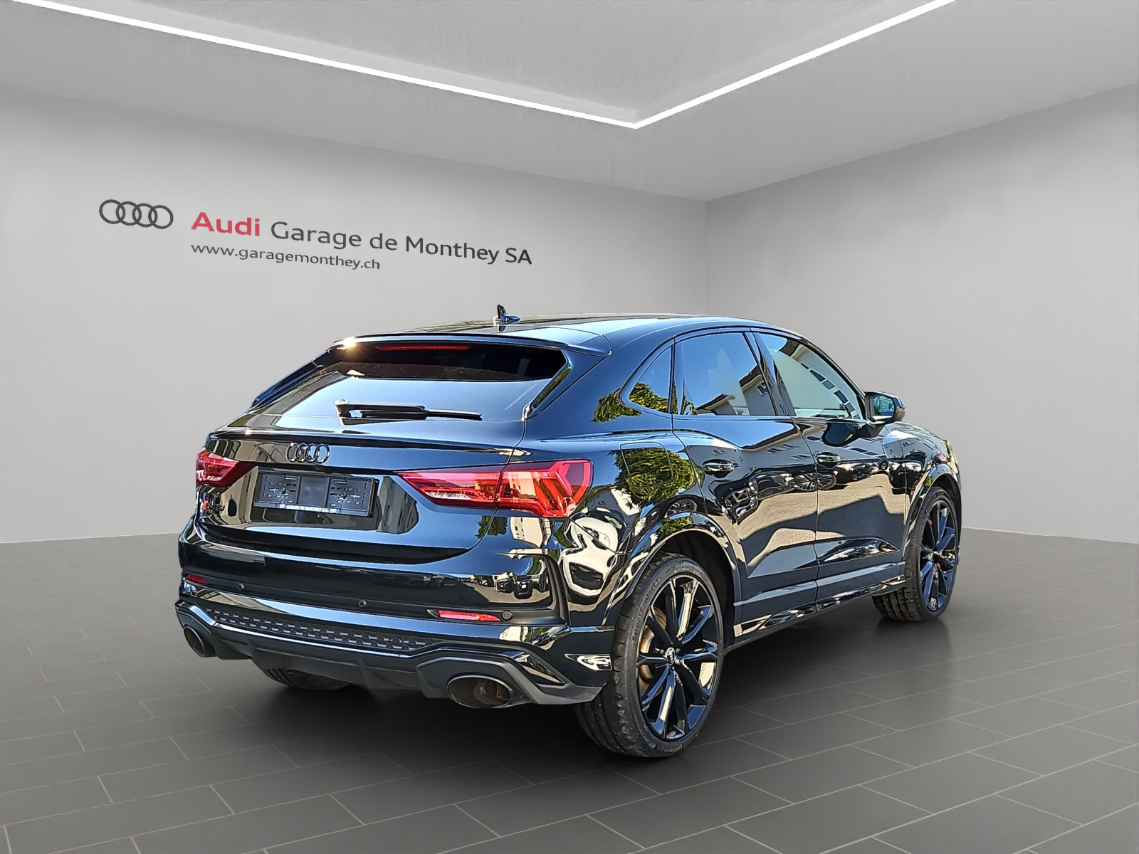 AUDI RS Q3 Sportback quattro S tronic-showroom-element-3