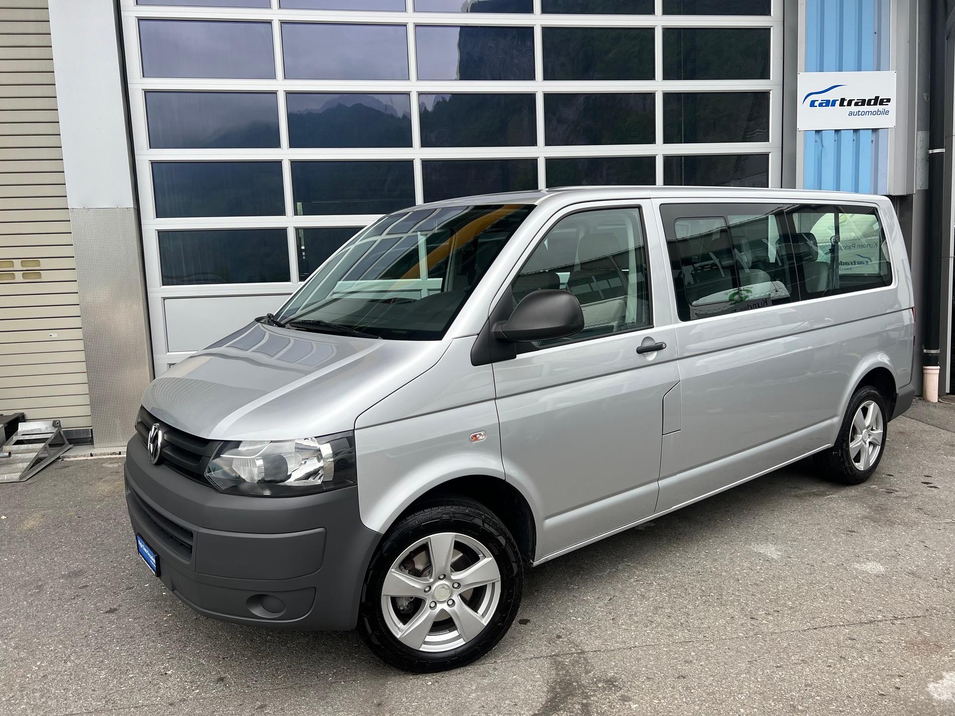 VW T5 2.0 TDI 4x4 *** 9 Plätzer * AHK 2500 kg. * frisch ab MFK * 1 Jahr Garantie möglich ***