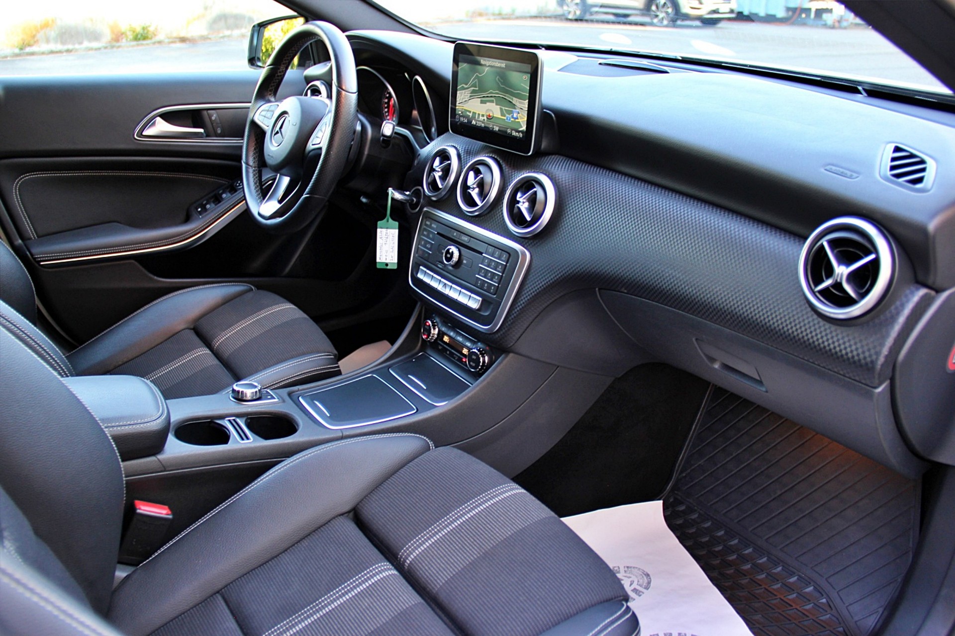 MERCEDES-BENZ A 200 CDI Urban 7G-DCT-image-12