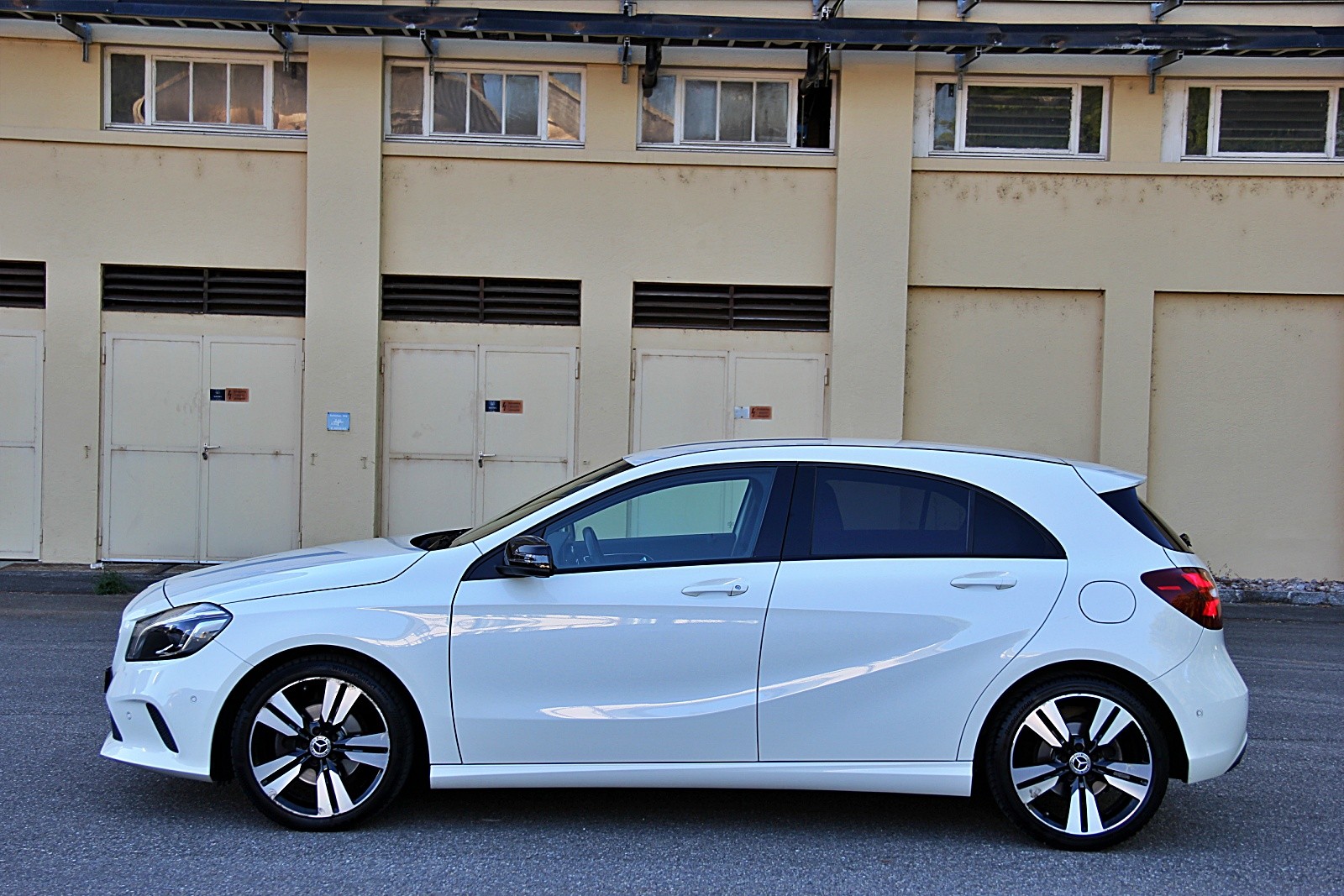 MERCEDES-BENZ A 200 CDI Urban 7G-DCT-showroom-element-1