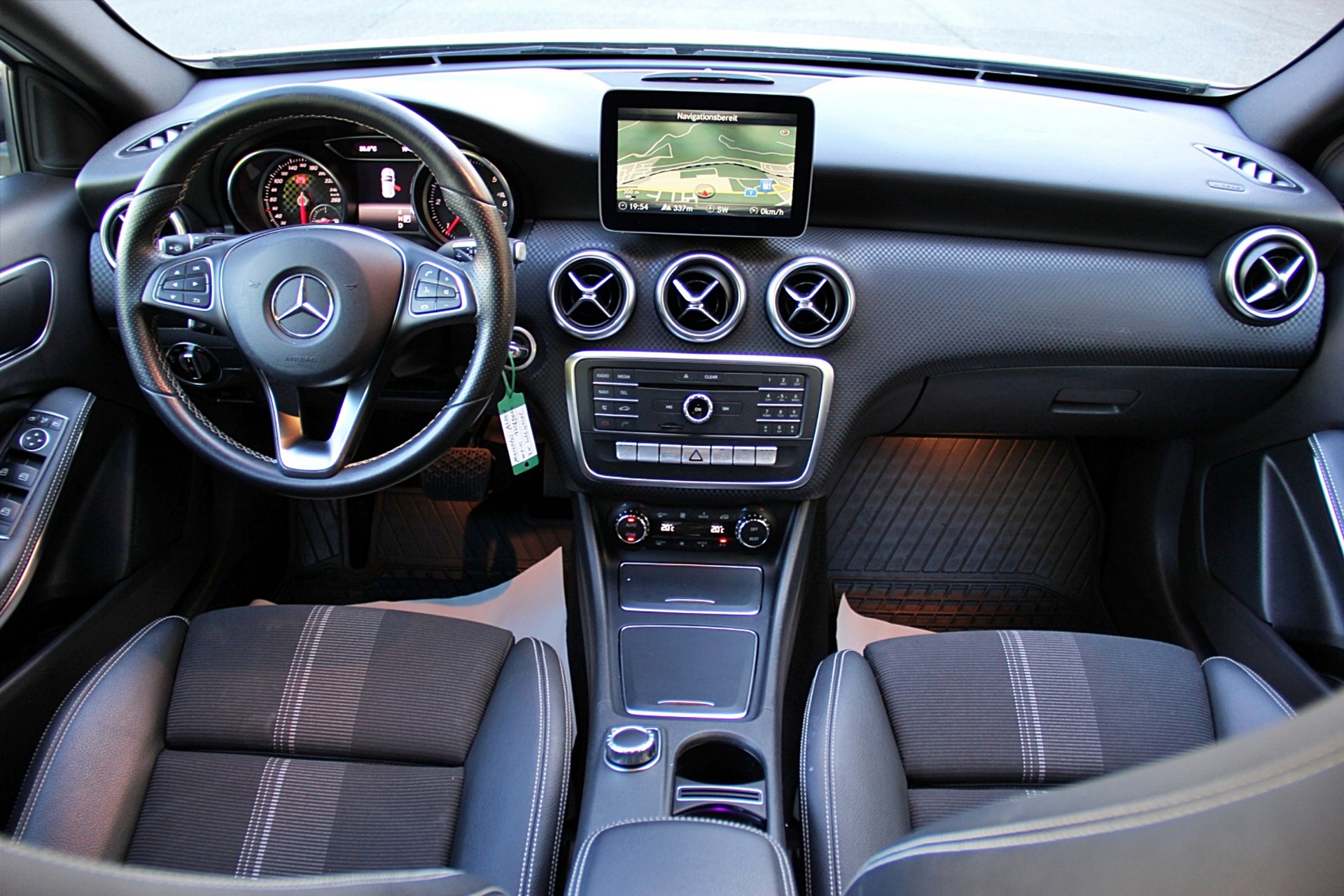 MERCEDES-BENZ A 200 CDI Urban 7G-DCT-image-10