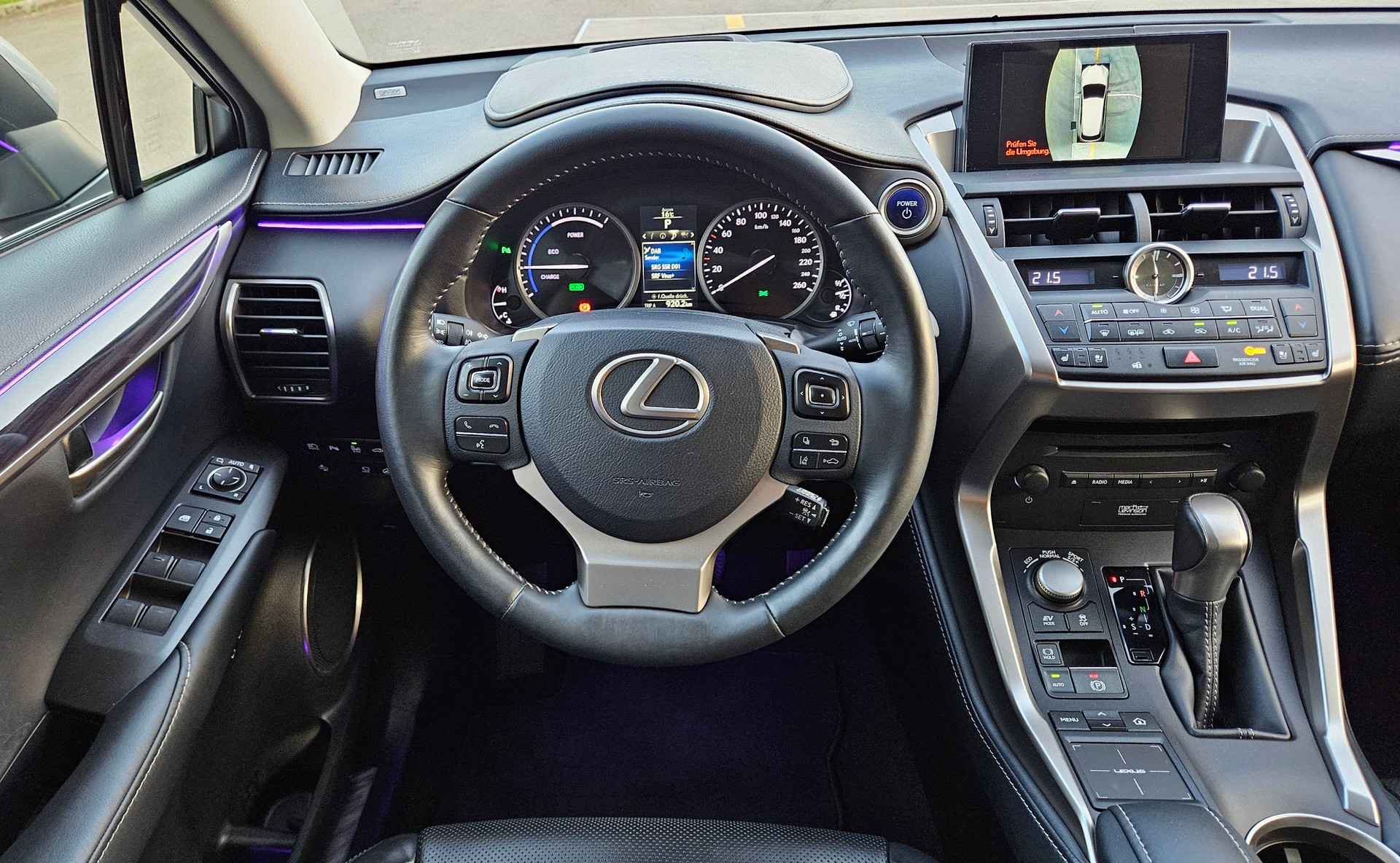 LEXUS NX 300h excellence E-Four Automatic-image-16