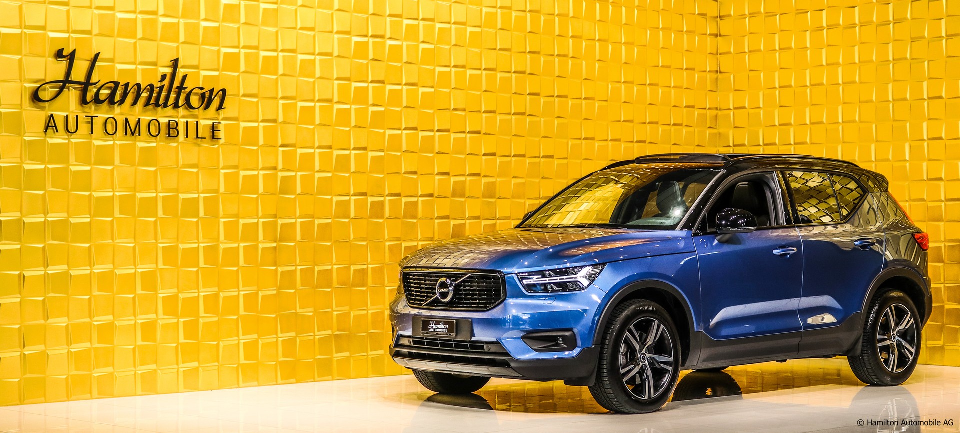 VOLVO XC40 B4 Benzin Mild Hybrid Momentum Geartronic-showroom-element-1