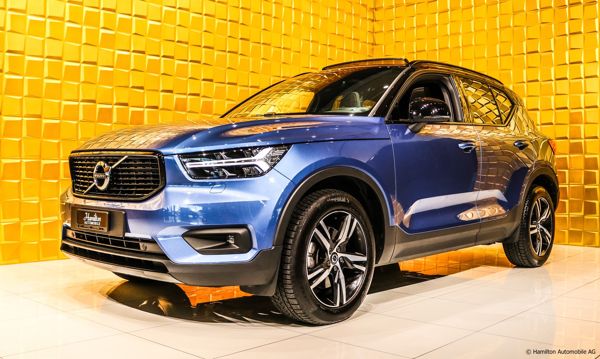 VOLVO XC40 B4 Benzin Mild Hybrid Momentum Geartronic-showroom-element-3