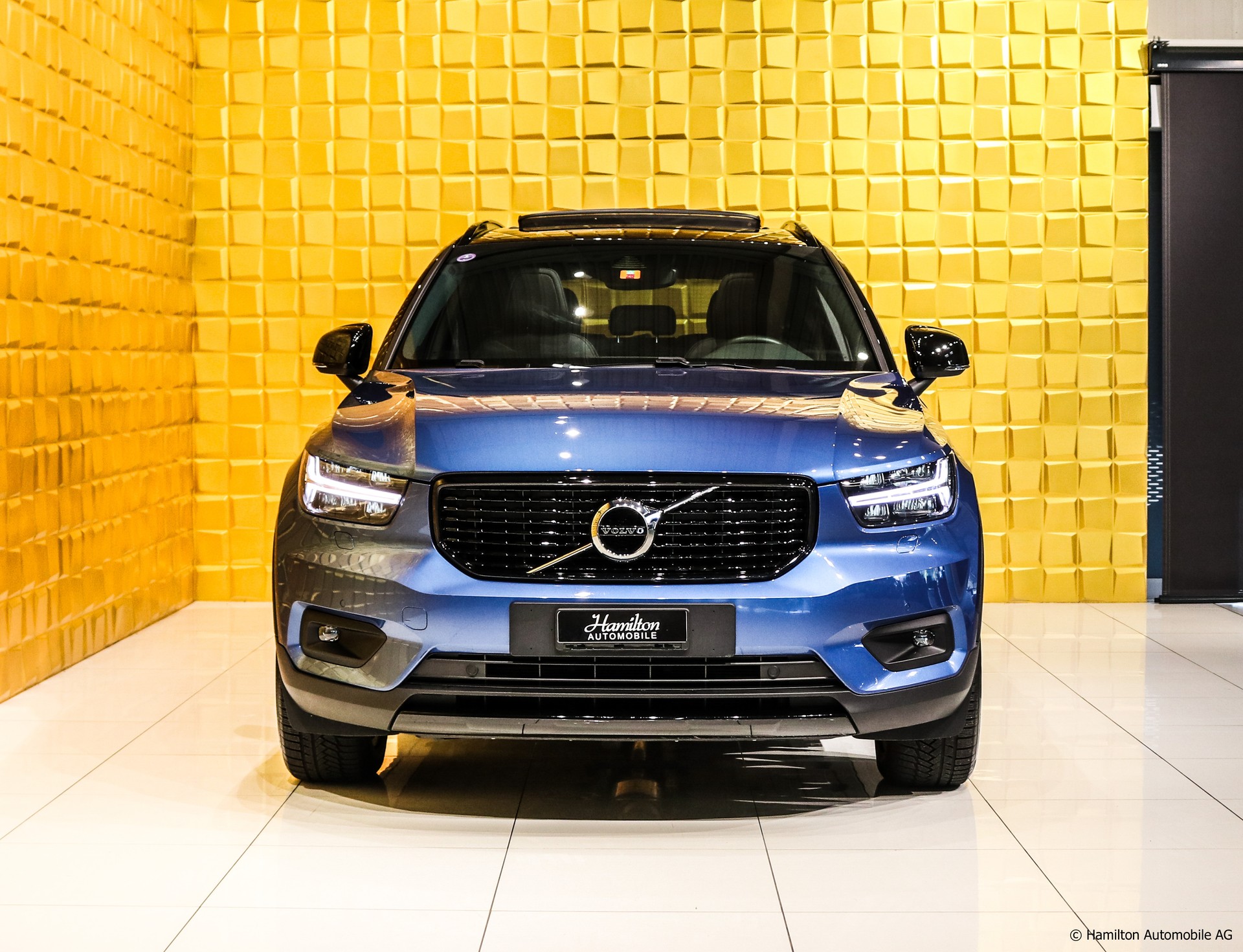 VOLVO XC40 B4 Benzin Mild Hybrid Momentum Geartronic-showroom-element-2
