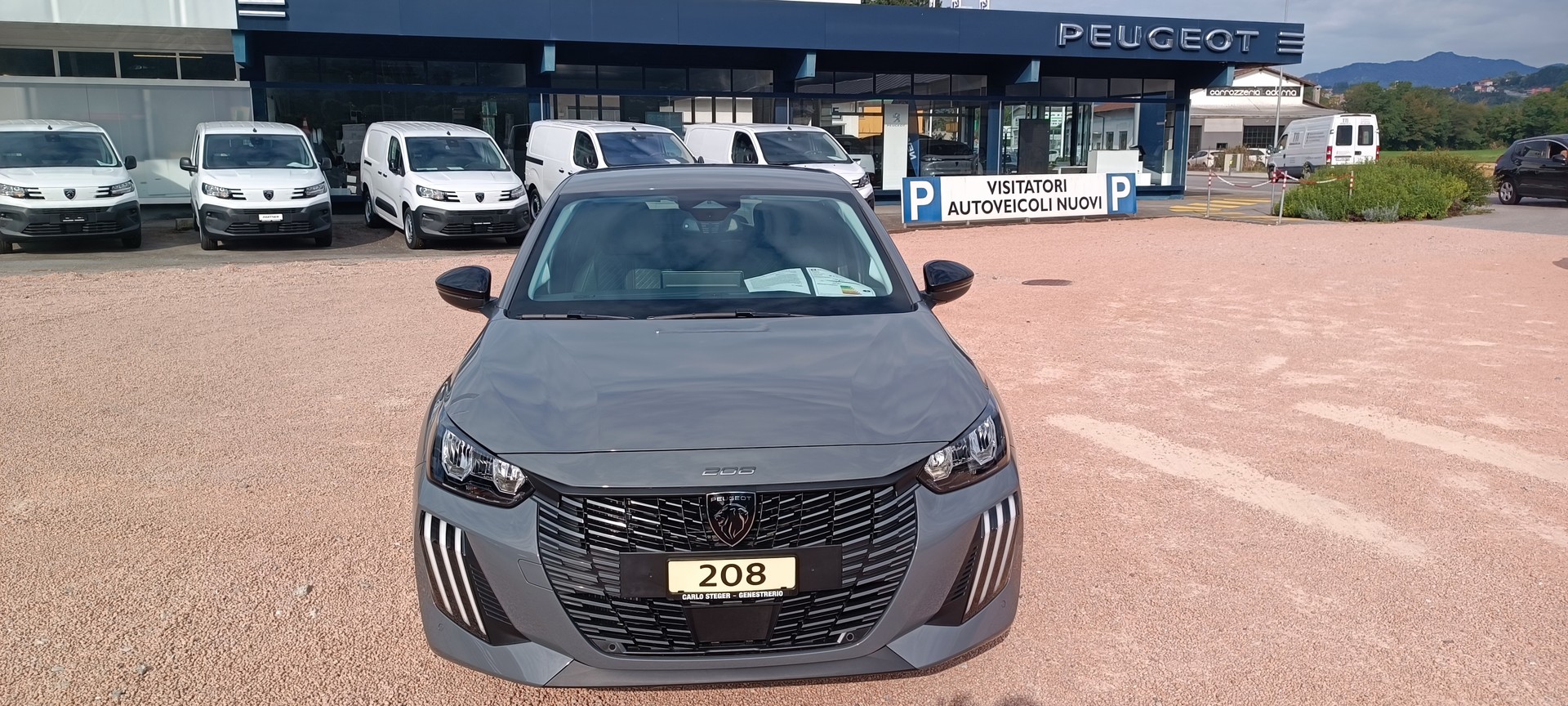PEUGEOT 208 1.2 MHEV 110 Allure Premium-showroom-element-1