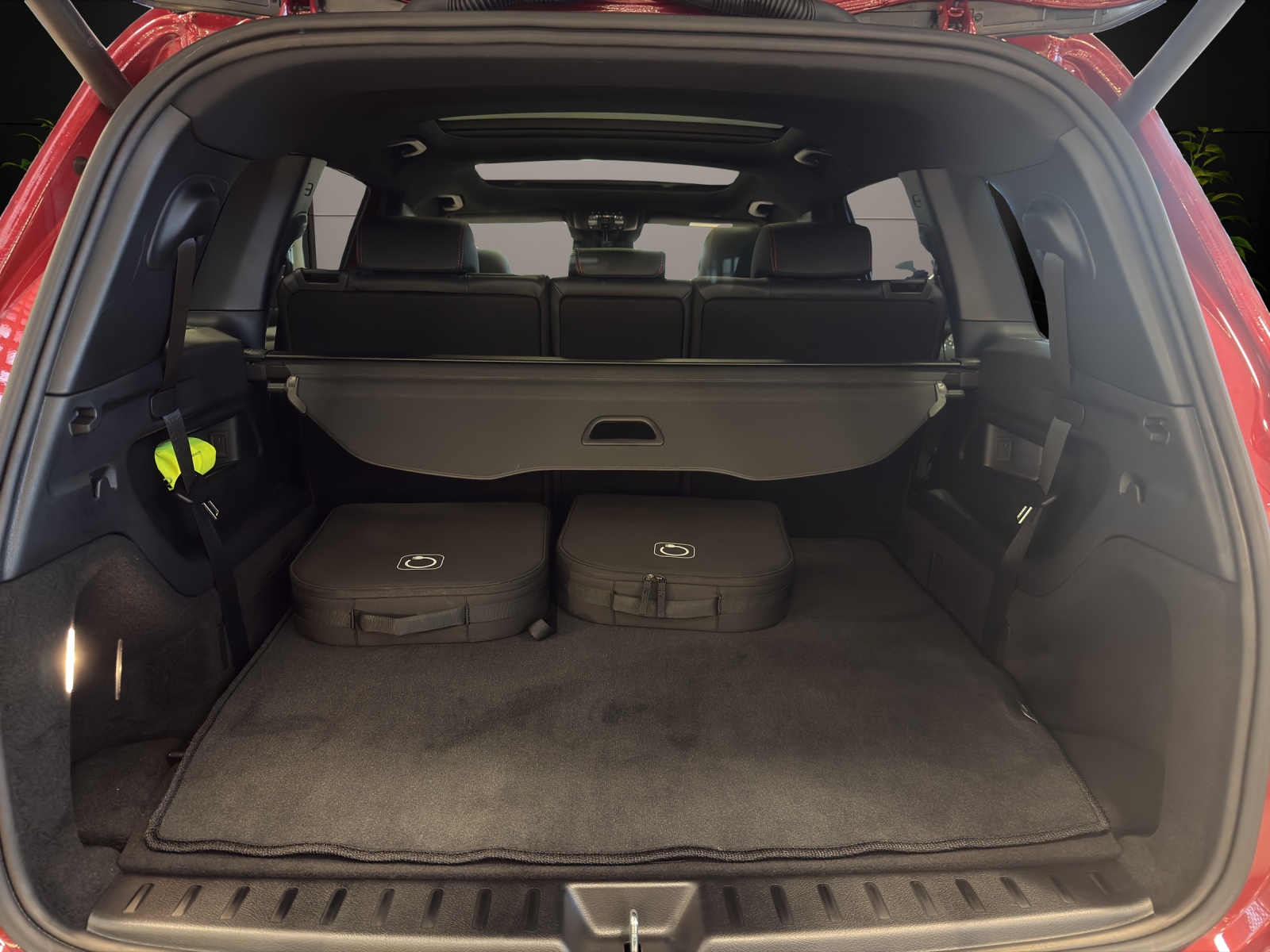 Image MERCEDES-BENZ EQB-350 EQB 350 66,5 kWh 4Matic Swiss Star