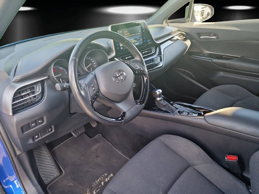 TOYOTA C-HR 1.8 VVTi HSD Trend-image-8