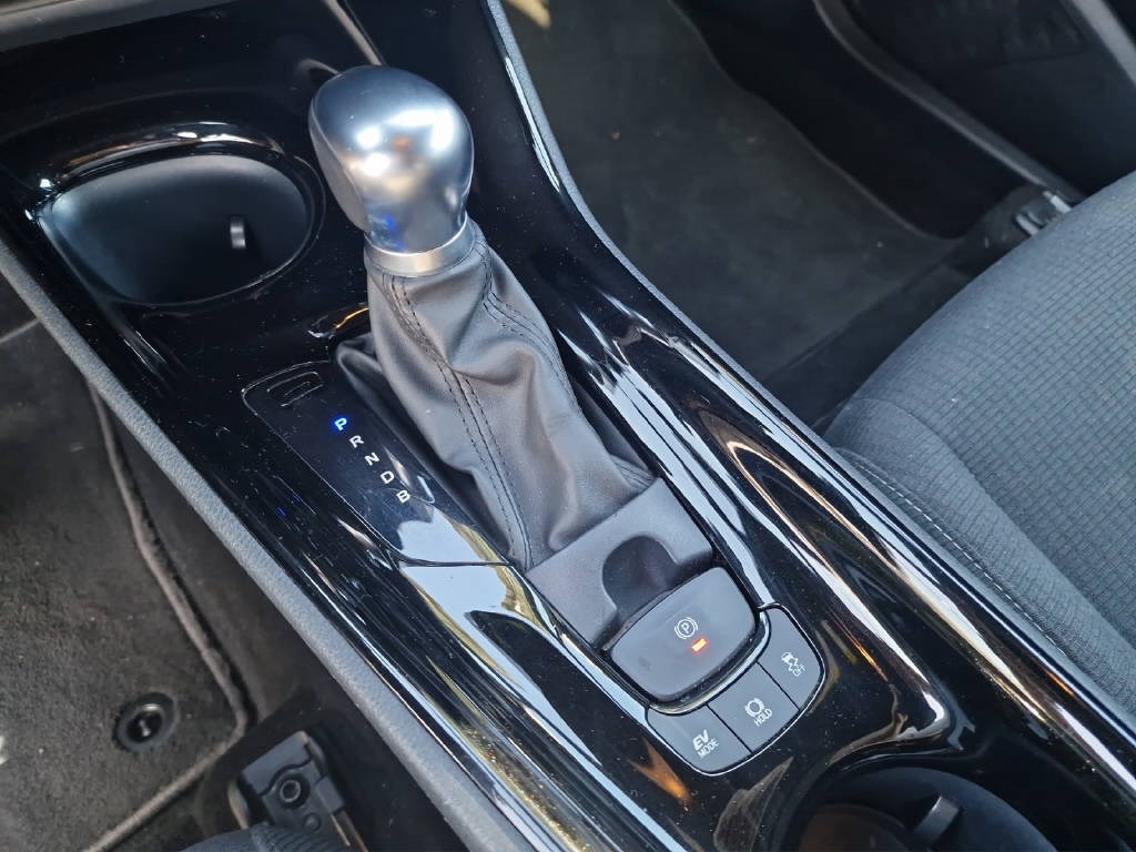 TOYOTA C-HR 1.8 VVTi HSD Trend-image-9