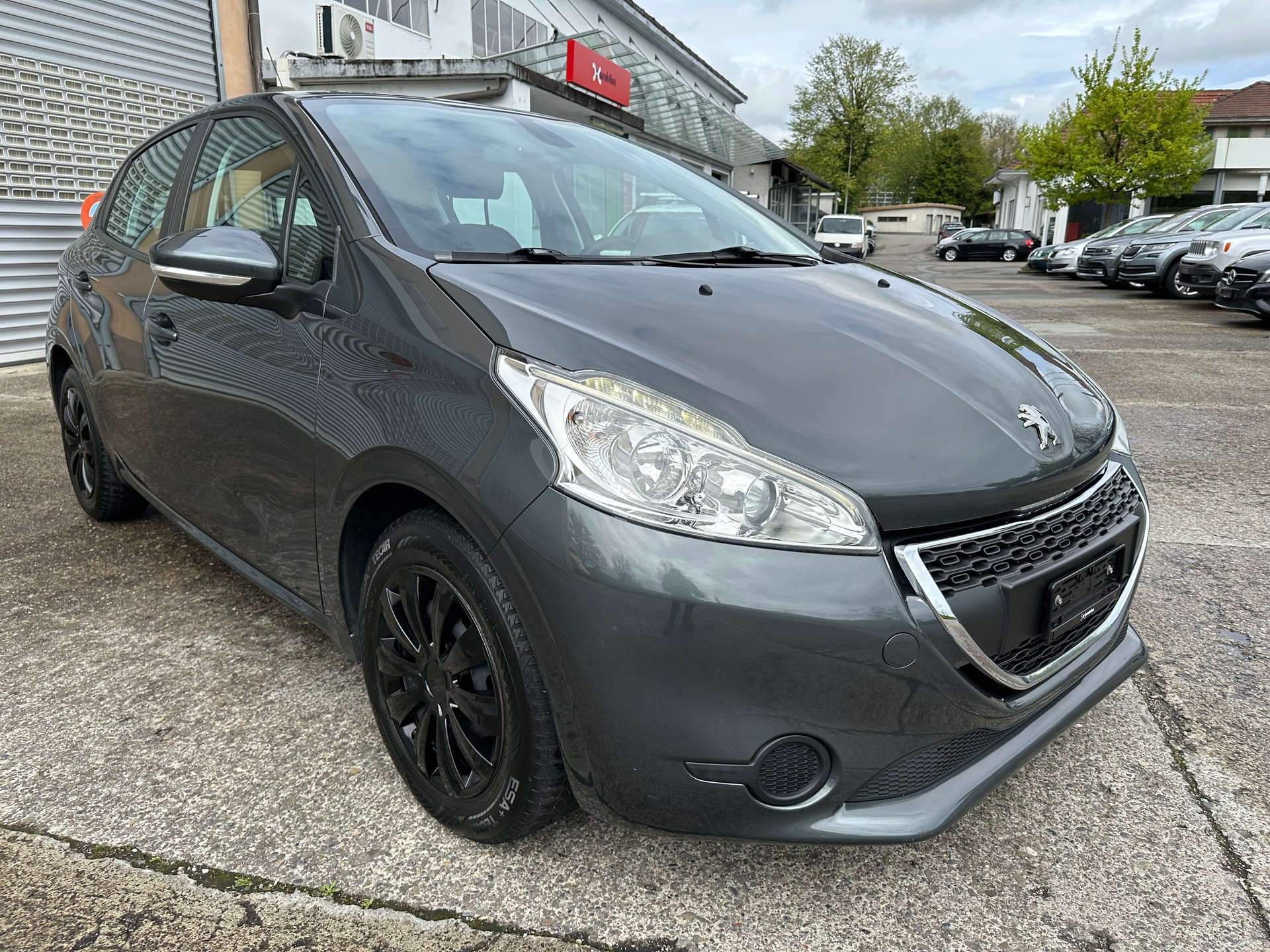 PEUGEOT 208 1.2 VTI Active-image-6