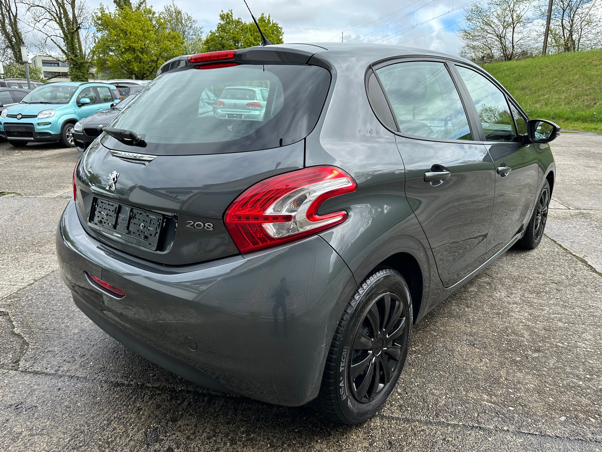 PEUGEOT 208 1.2 VTI Active-image-4