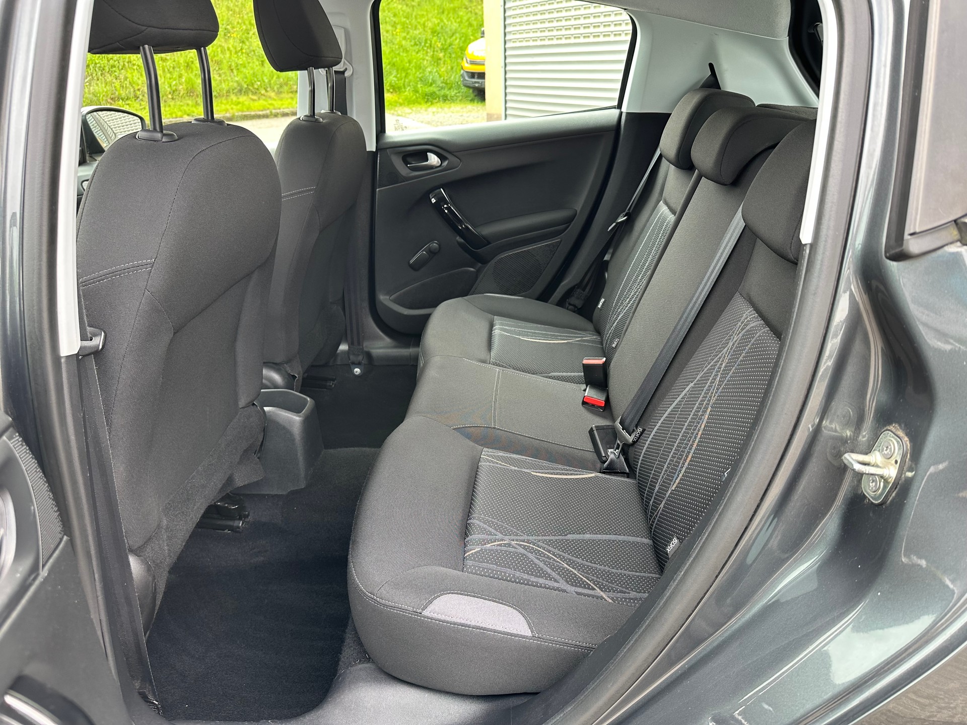 PEUGEOT 208 1.2 VTI Active-image-12