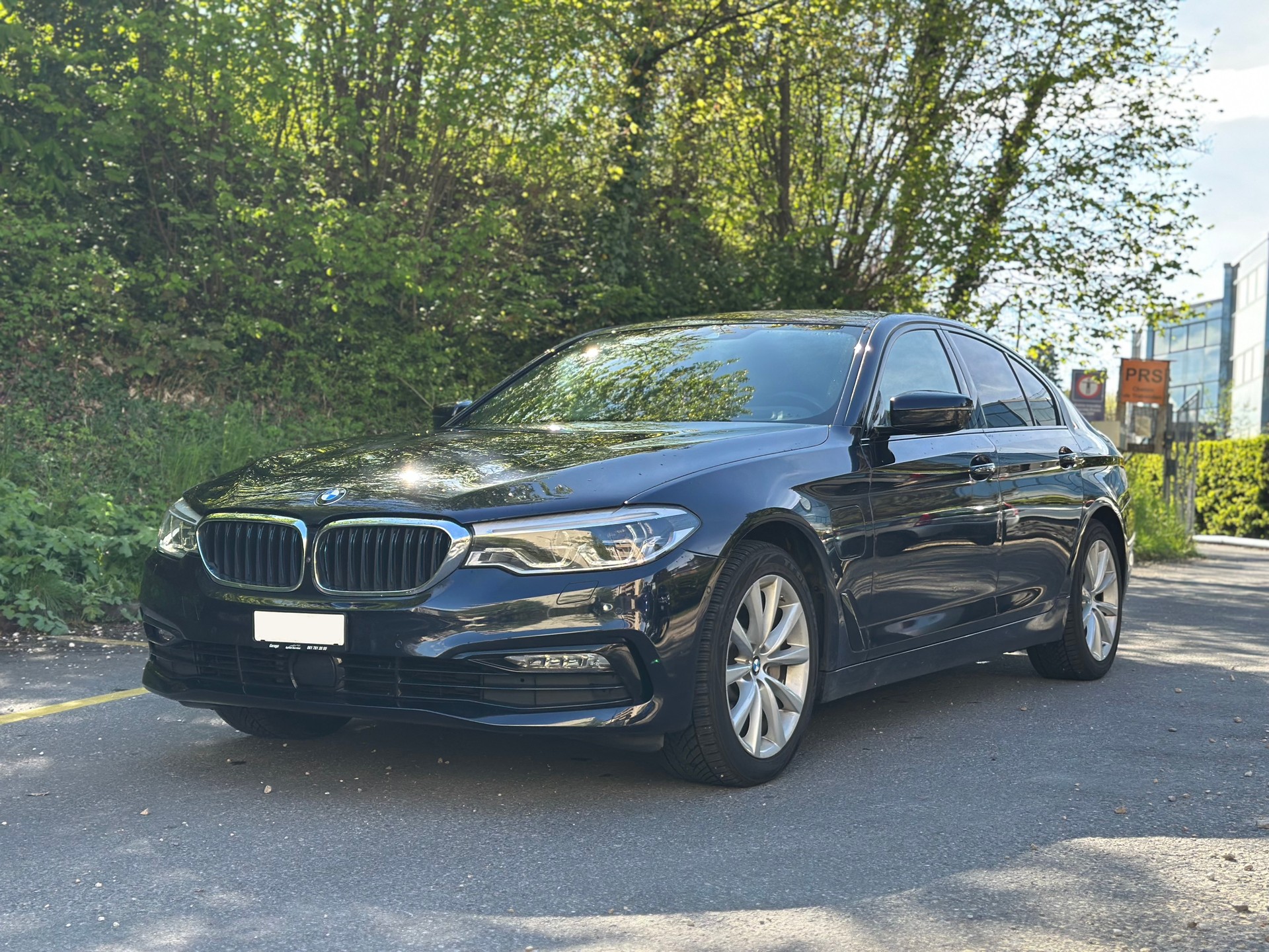 BMW 530e iPerformance Sport Line Steptronic-showroom-element-3