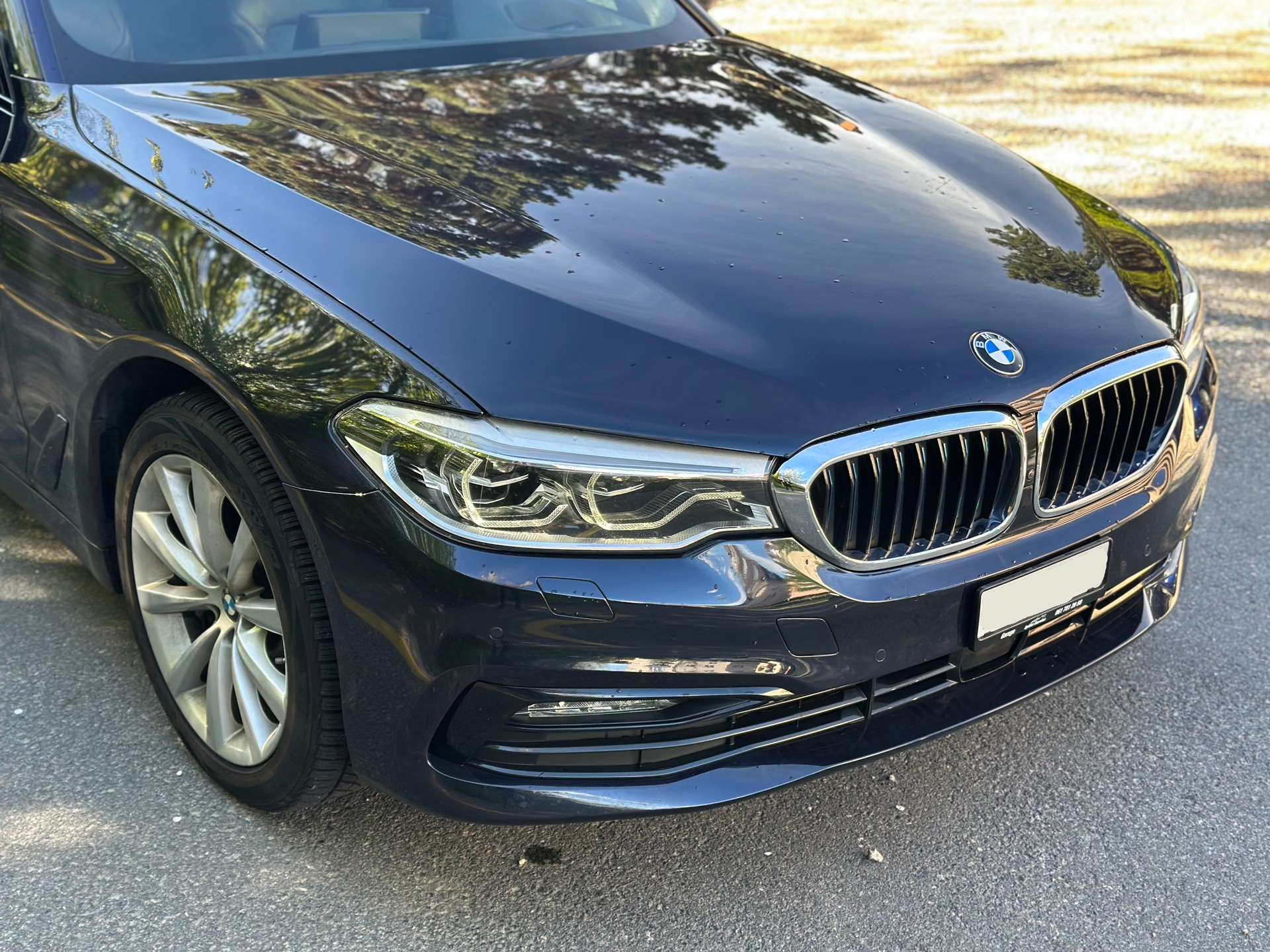 BMW 530e iPerformance Sport Line Steptronic-showroom-element-1