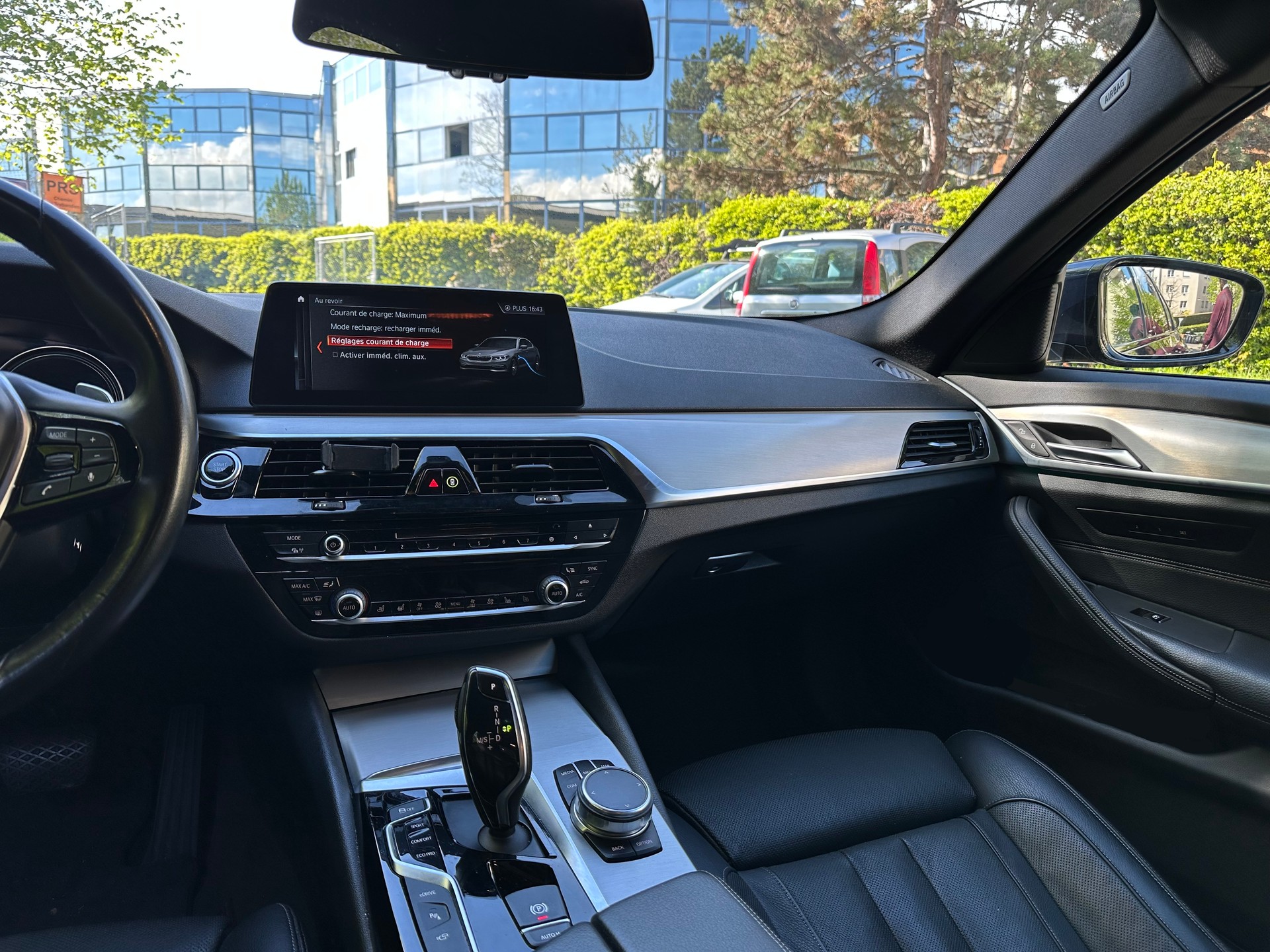 BMW 530e iPerformance Sport Line Steptronic-image-8