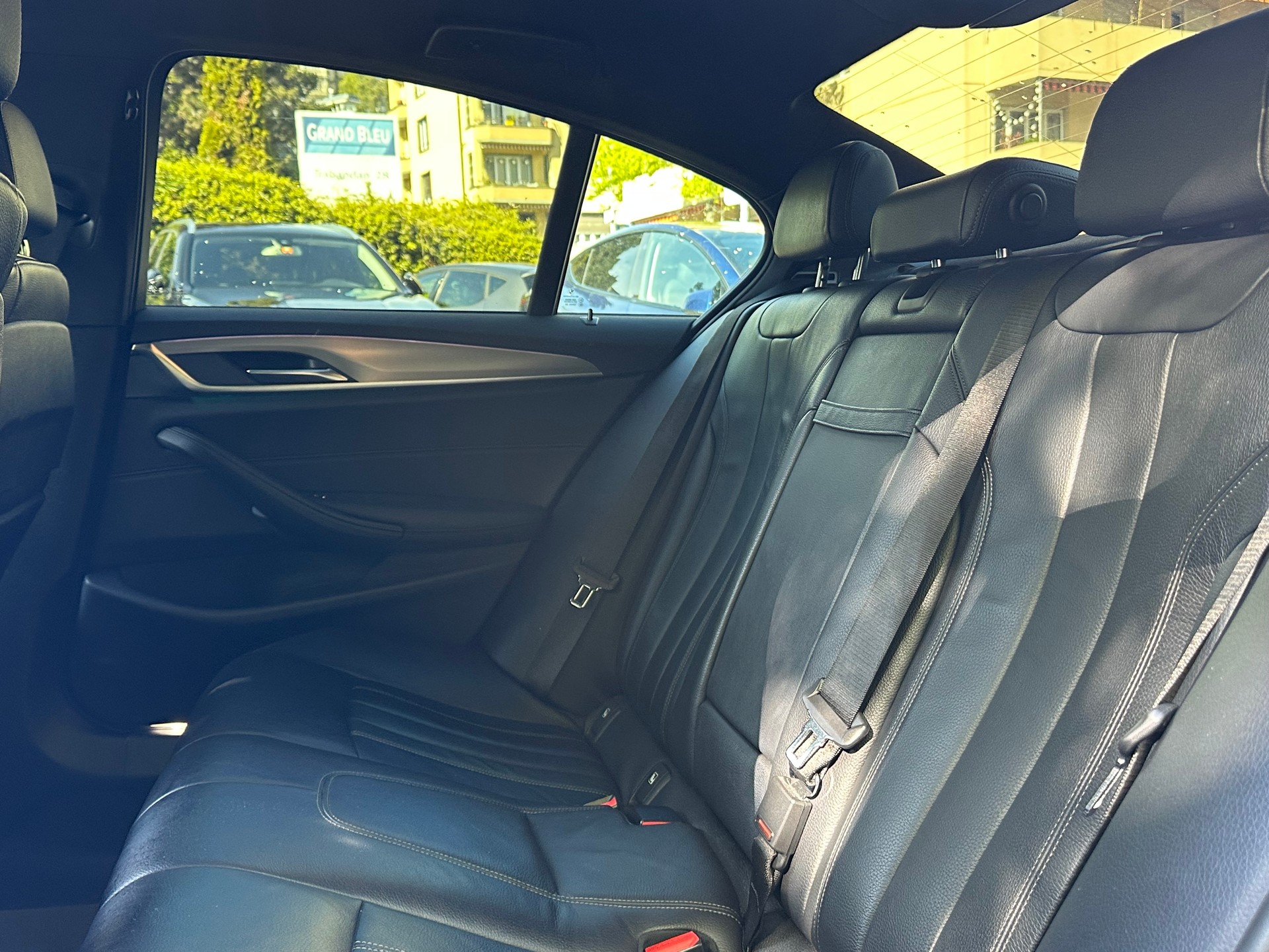 BMW 530e iPerformance Sport Line Steptronic-image-18