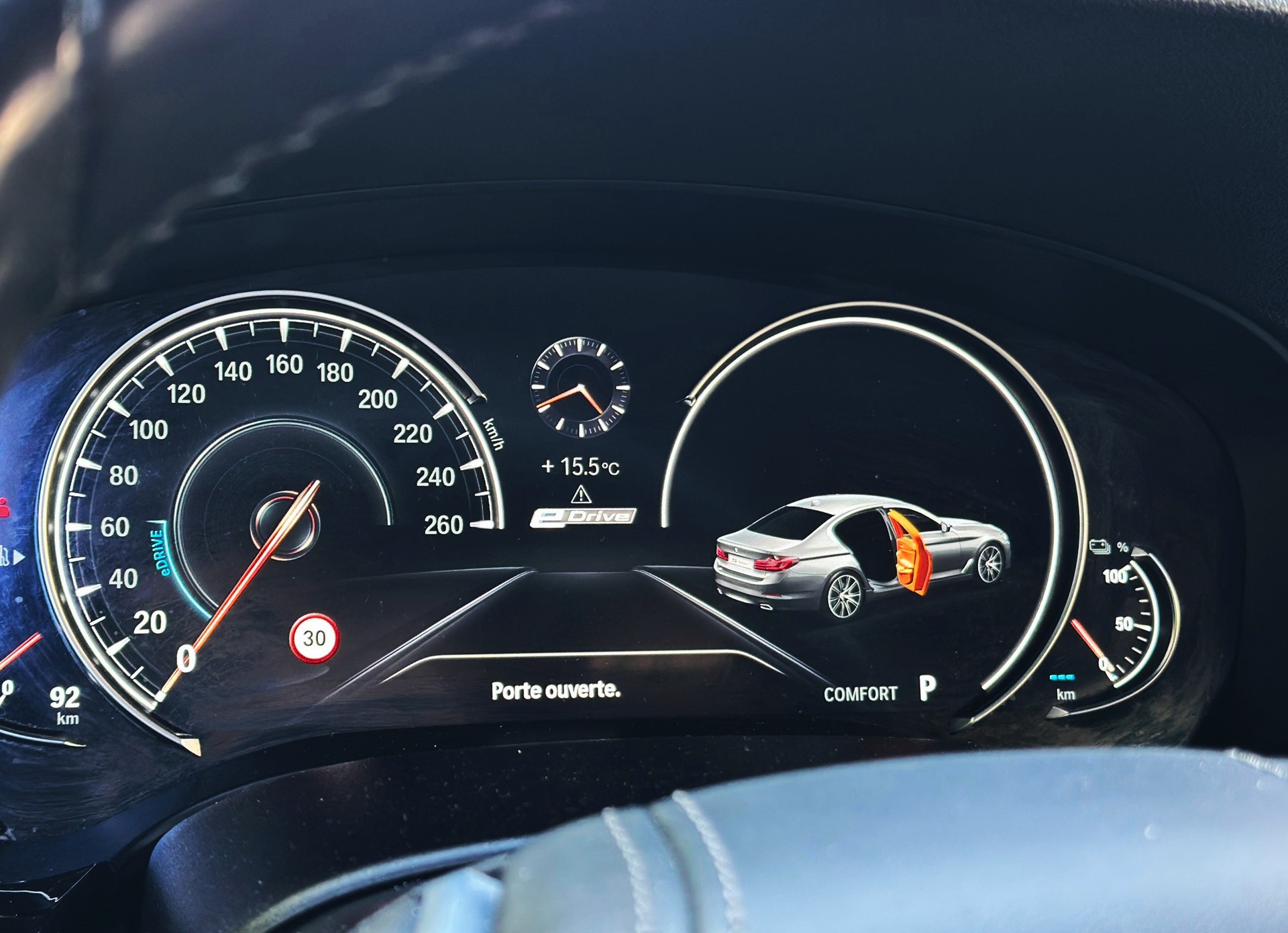 BMW 530e iPerformance Sport Line Steptronic-image-15