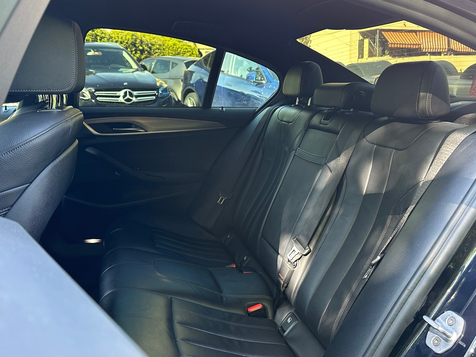 BMW 530e iPerformance Sport Line Steptronic-image-11