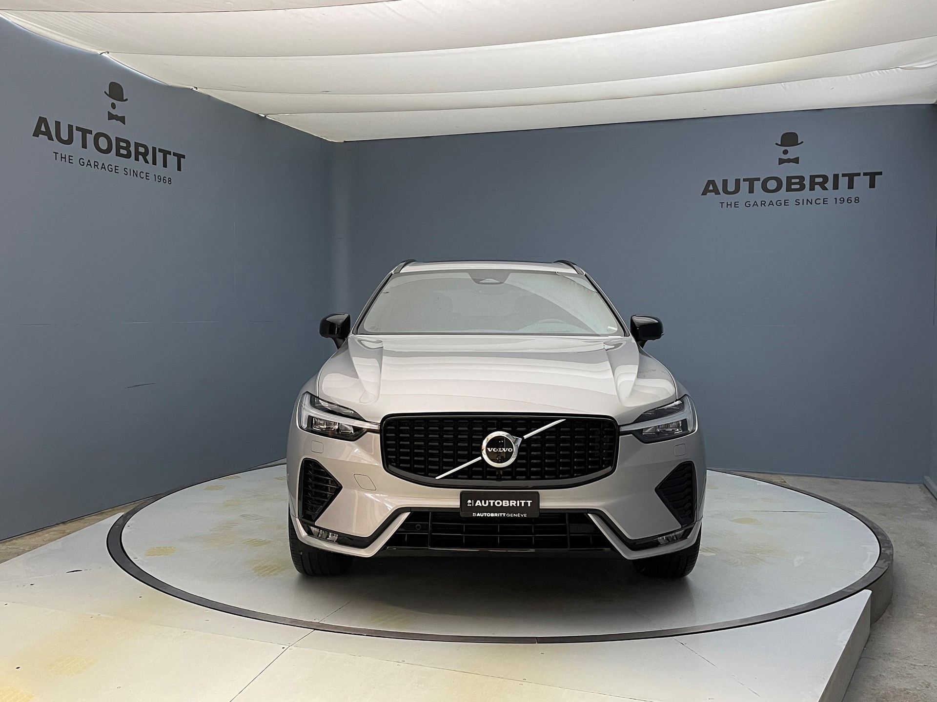 VOLVO XC60 2.0 B5 MH Core AWD-image-1
