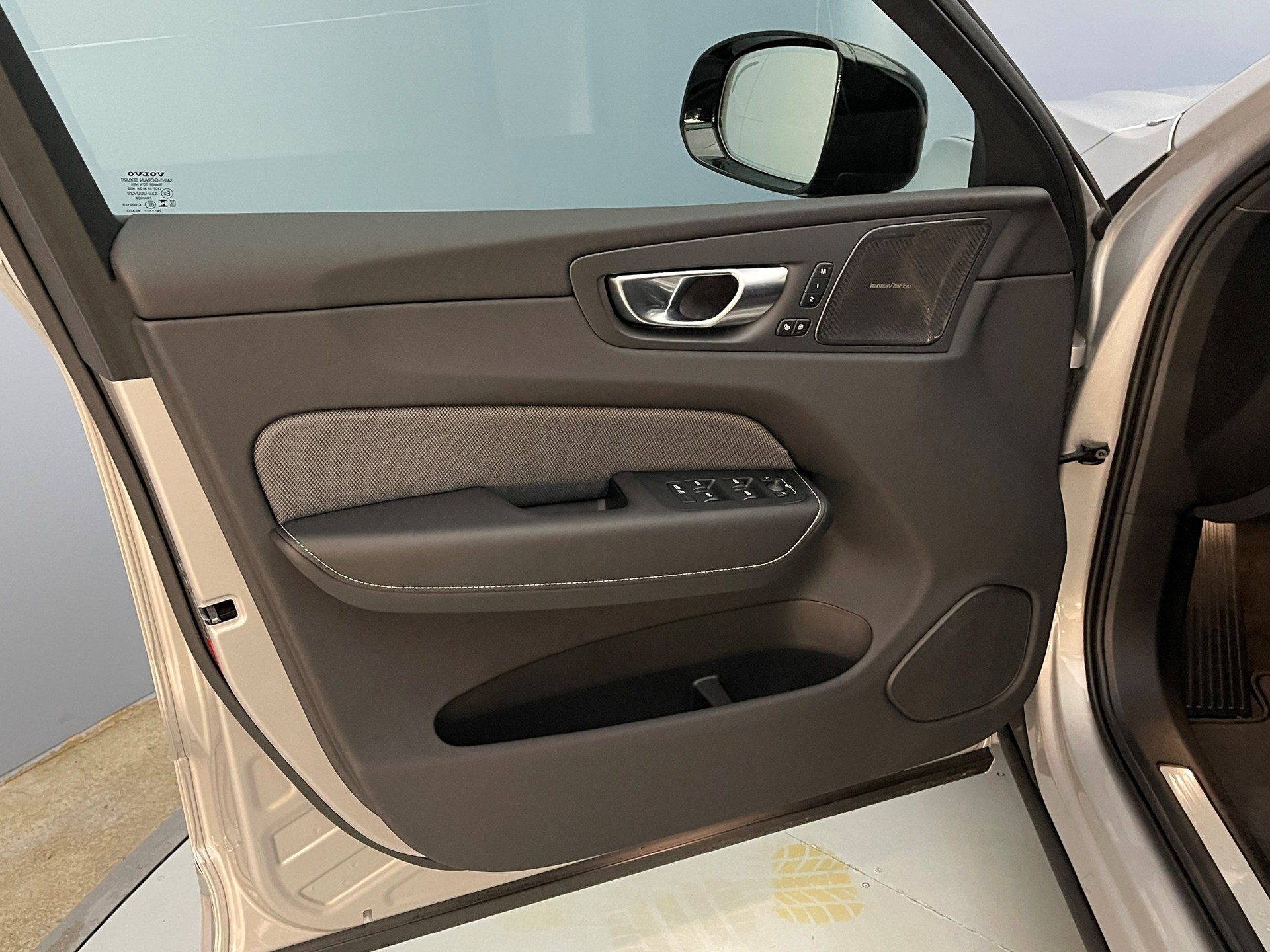 VOLVO XC60 2.0 B5 MH Core AWD-image-12