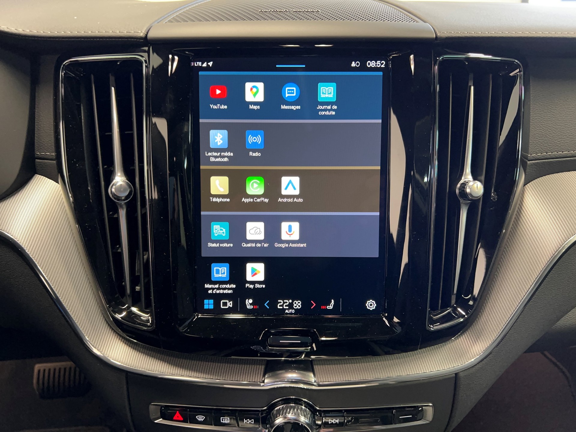 VOLVO XC60 2.0 B5 MH Core AWD-image-14