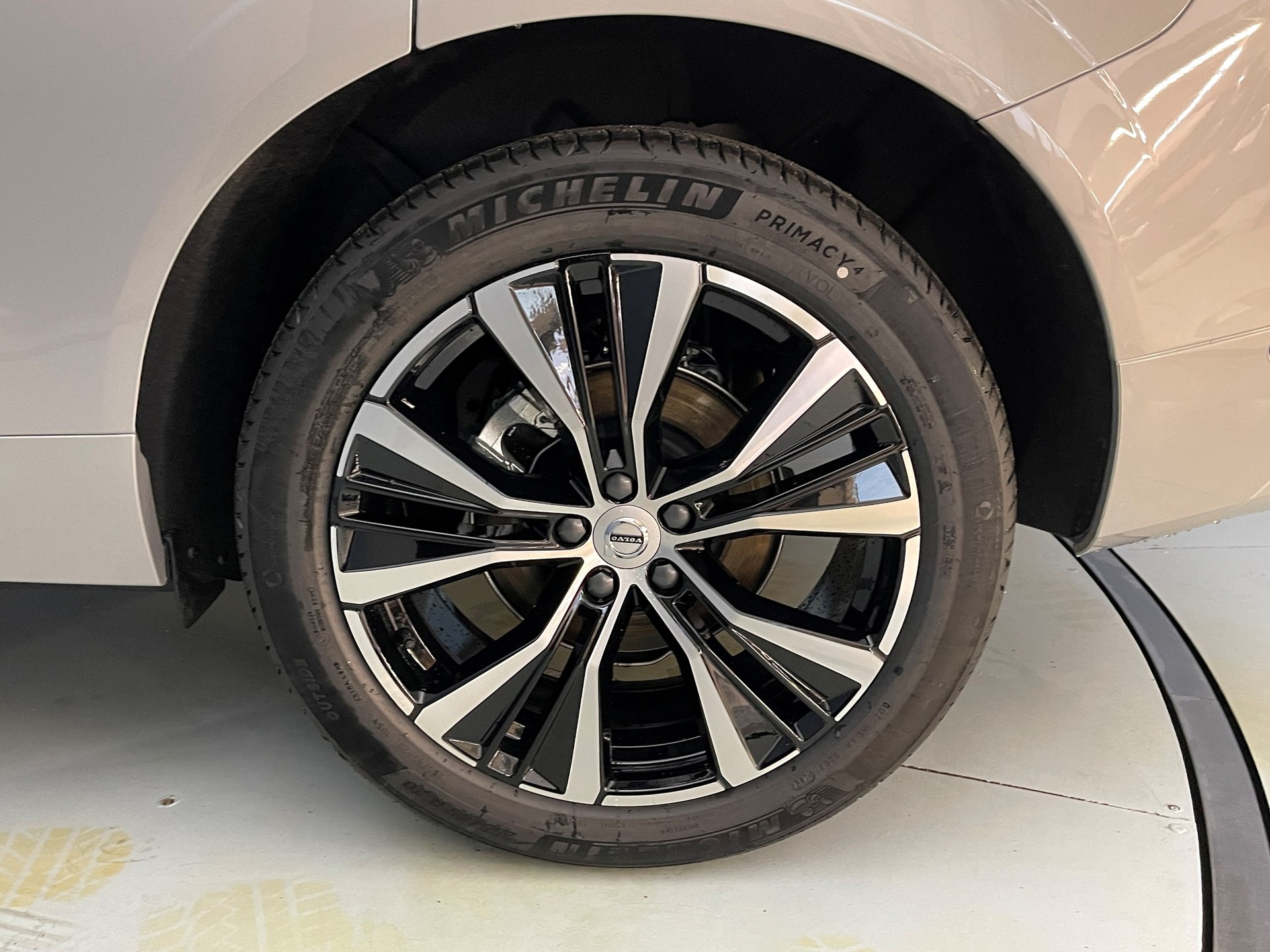 VOLVO XC60 2.0 B5 MH Core AWD-image-15